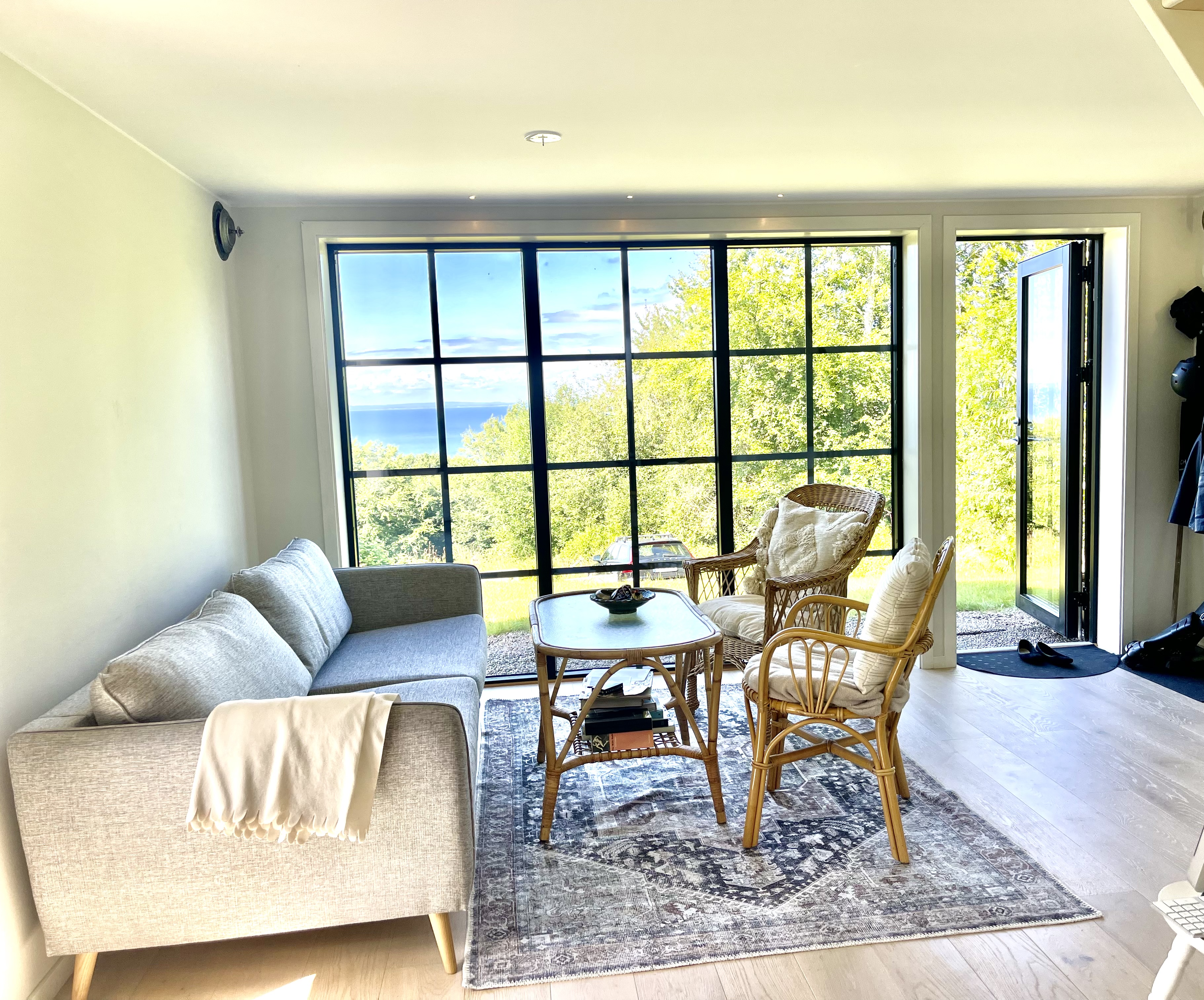 Cabin in Kattvik with sea view