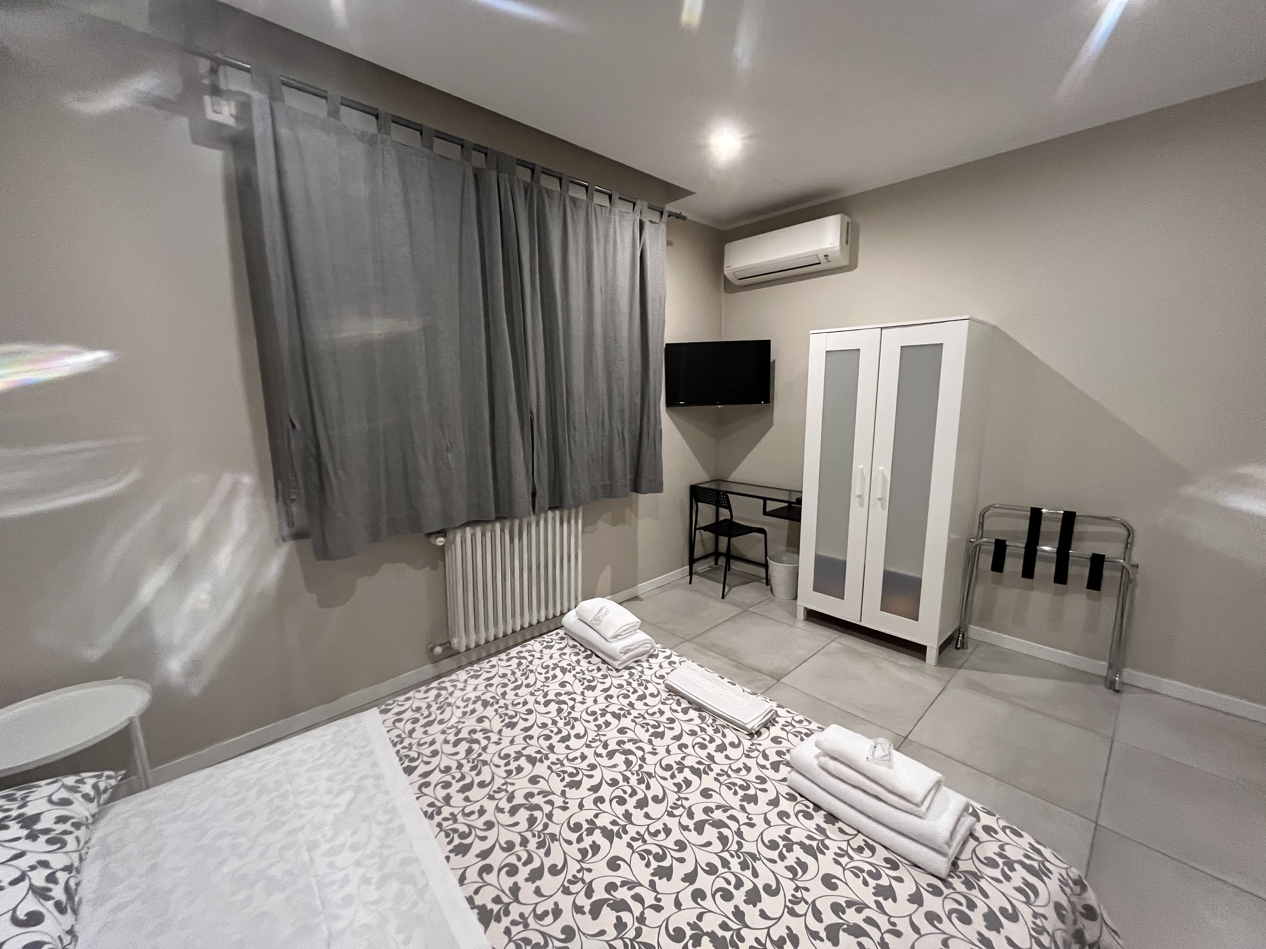 Stanza con bagno condiviso in Pontirolo Nuovo, Bergamo