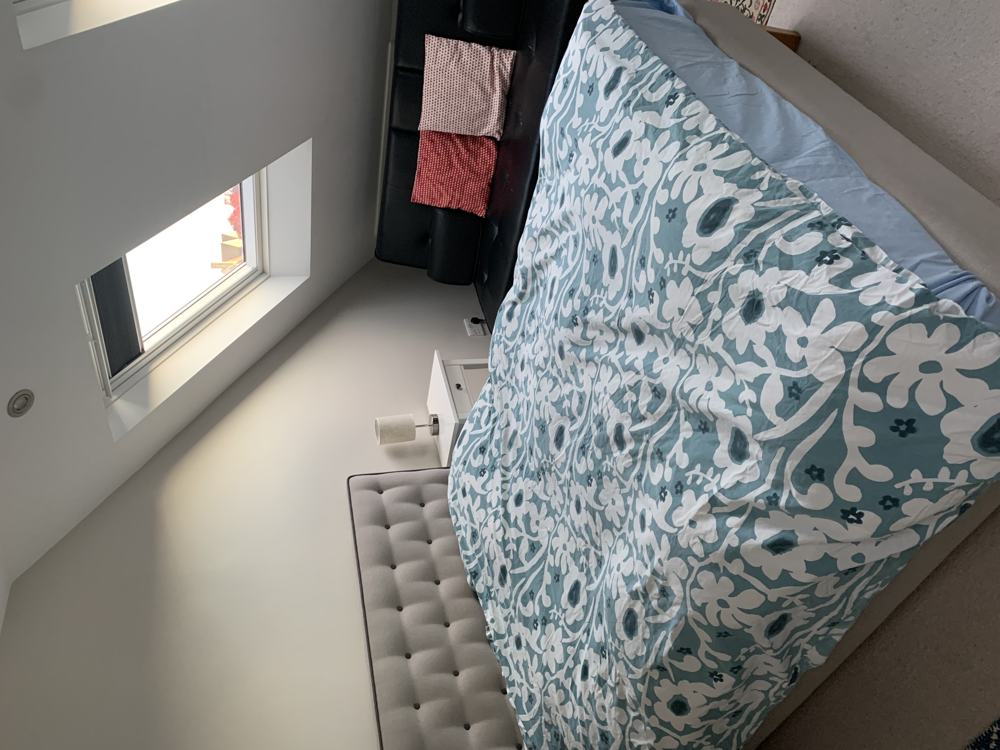 Lovely bright ensuite loft bedroom in Balham
