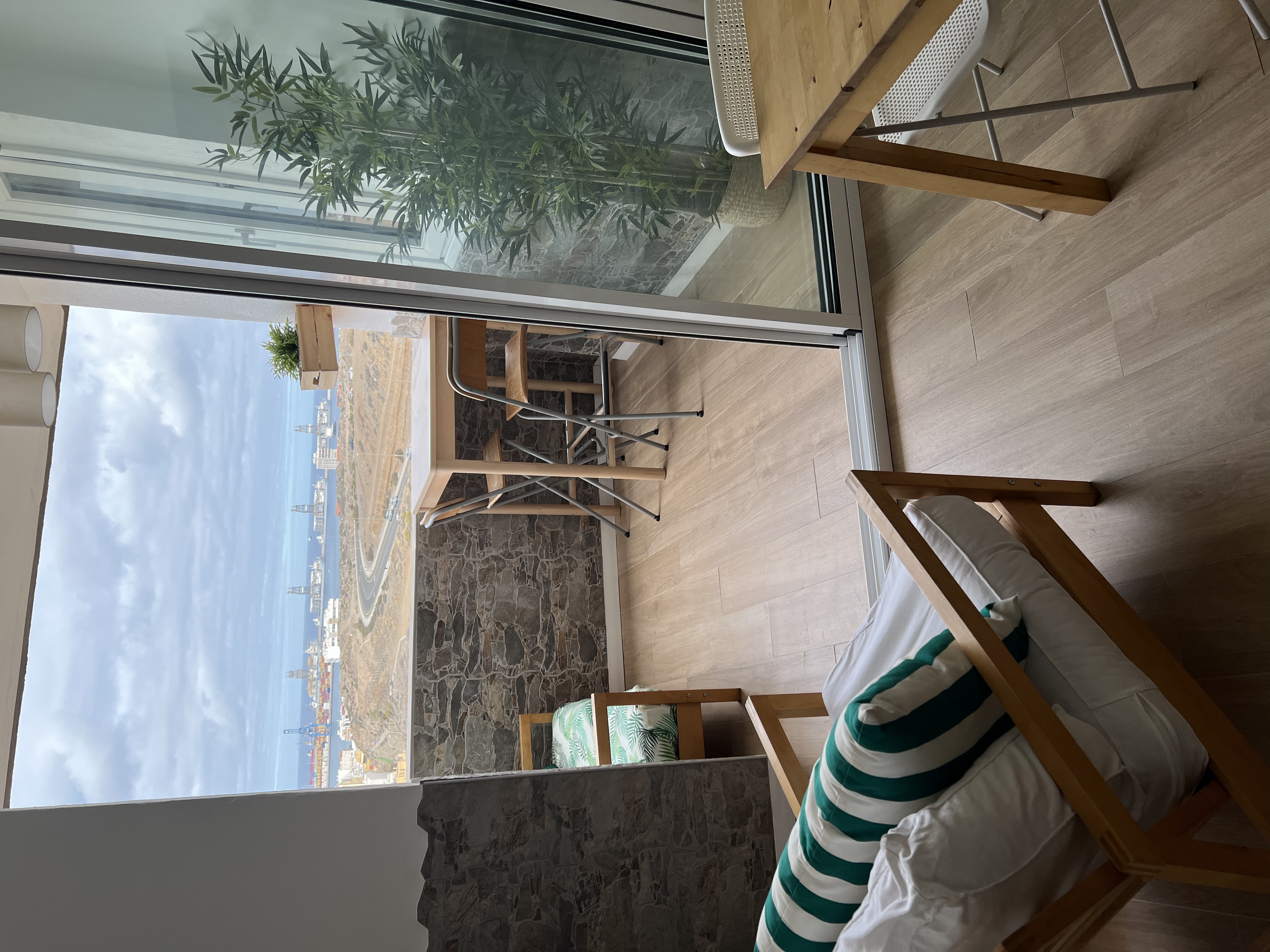 Flat to rent Las Palmas. Canteras Beach
