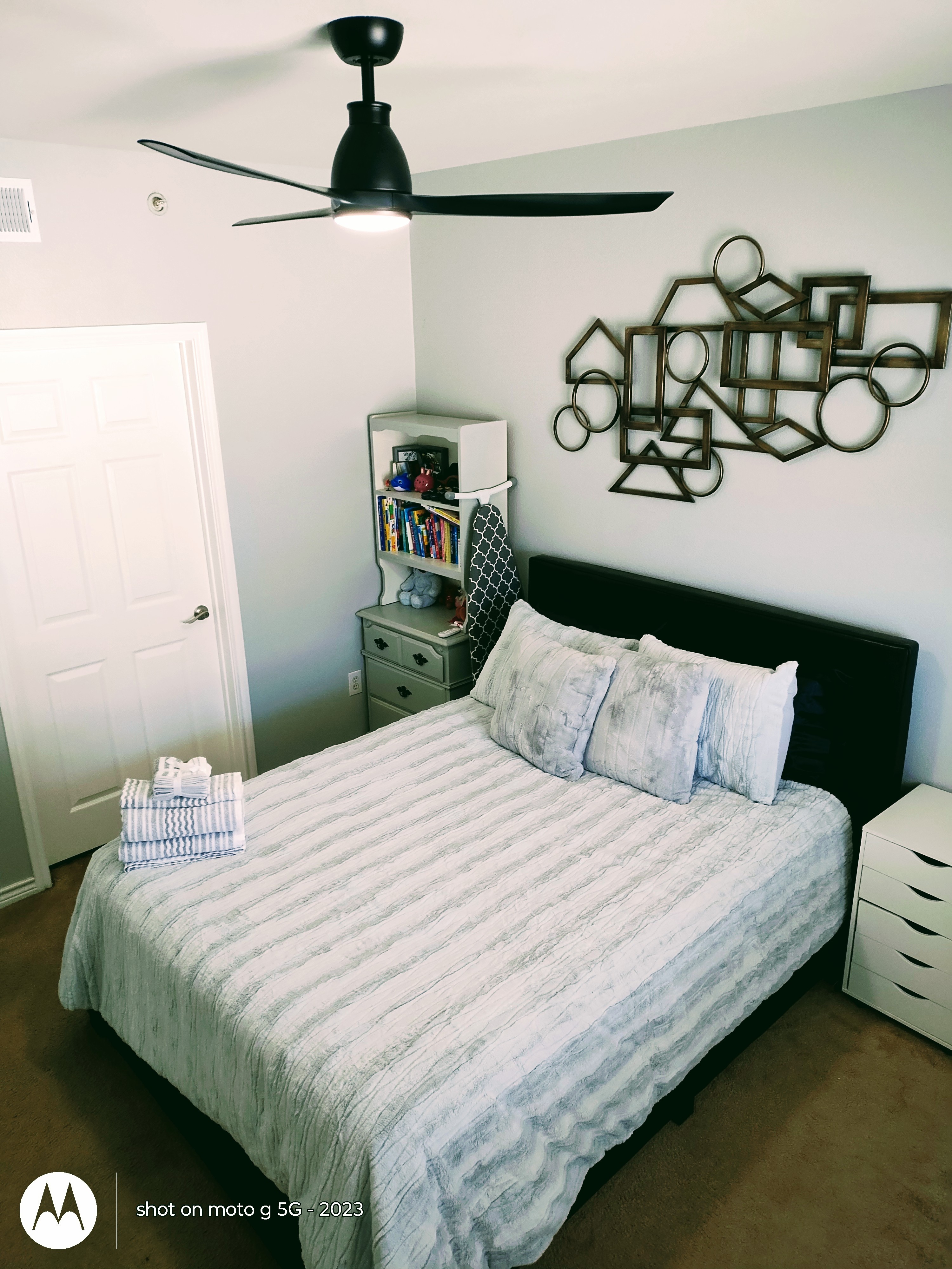 Private Bed/Bathroom Suite in District 2, Dallas