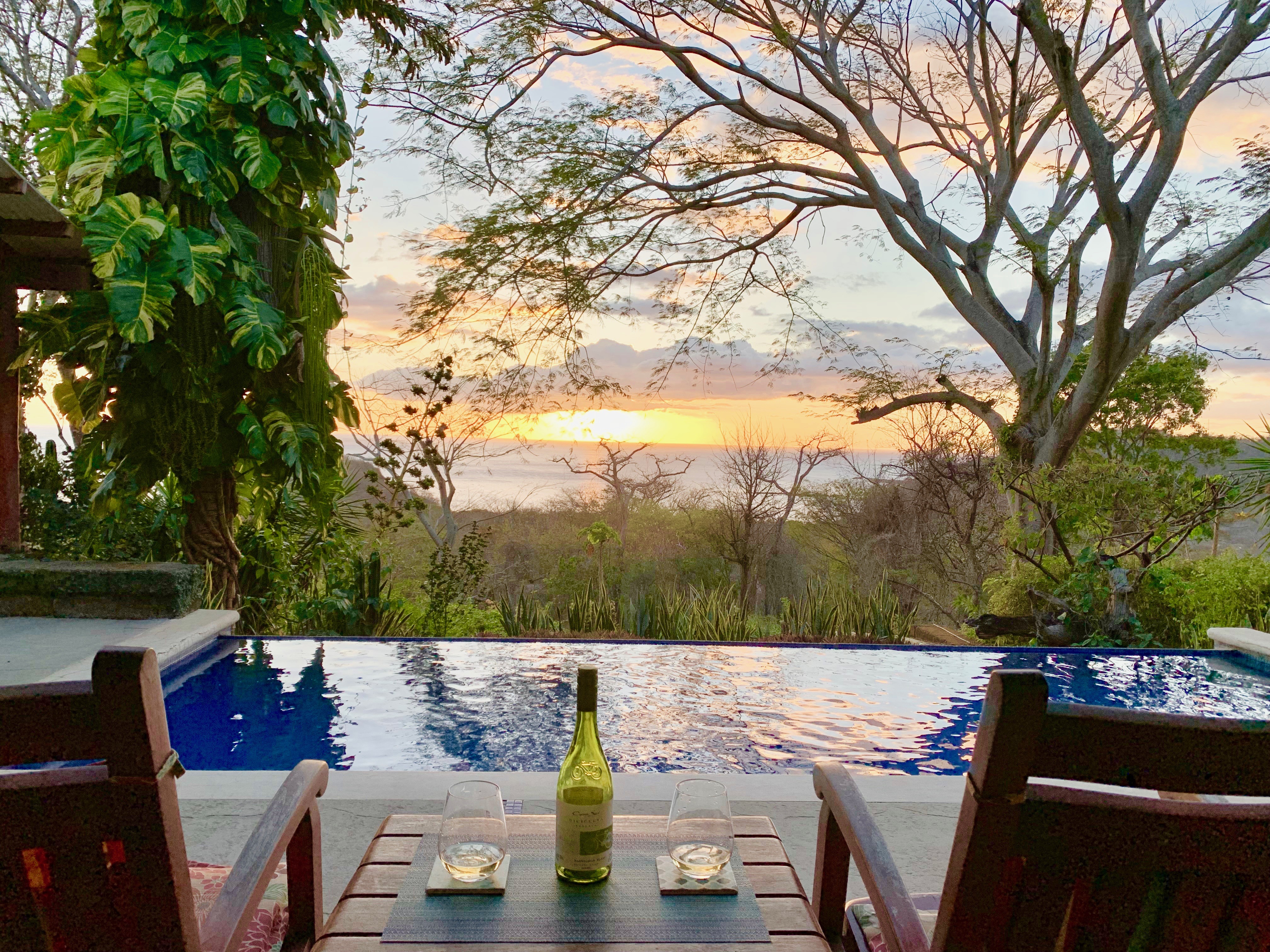 Jungle experience, private pool, amazing views!