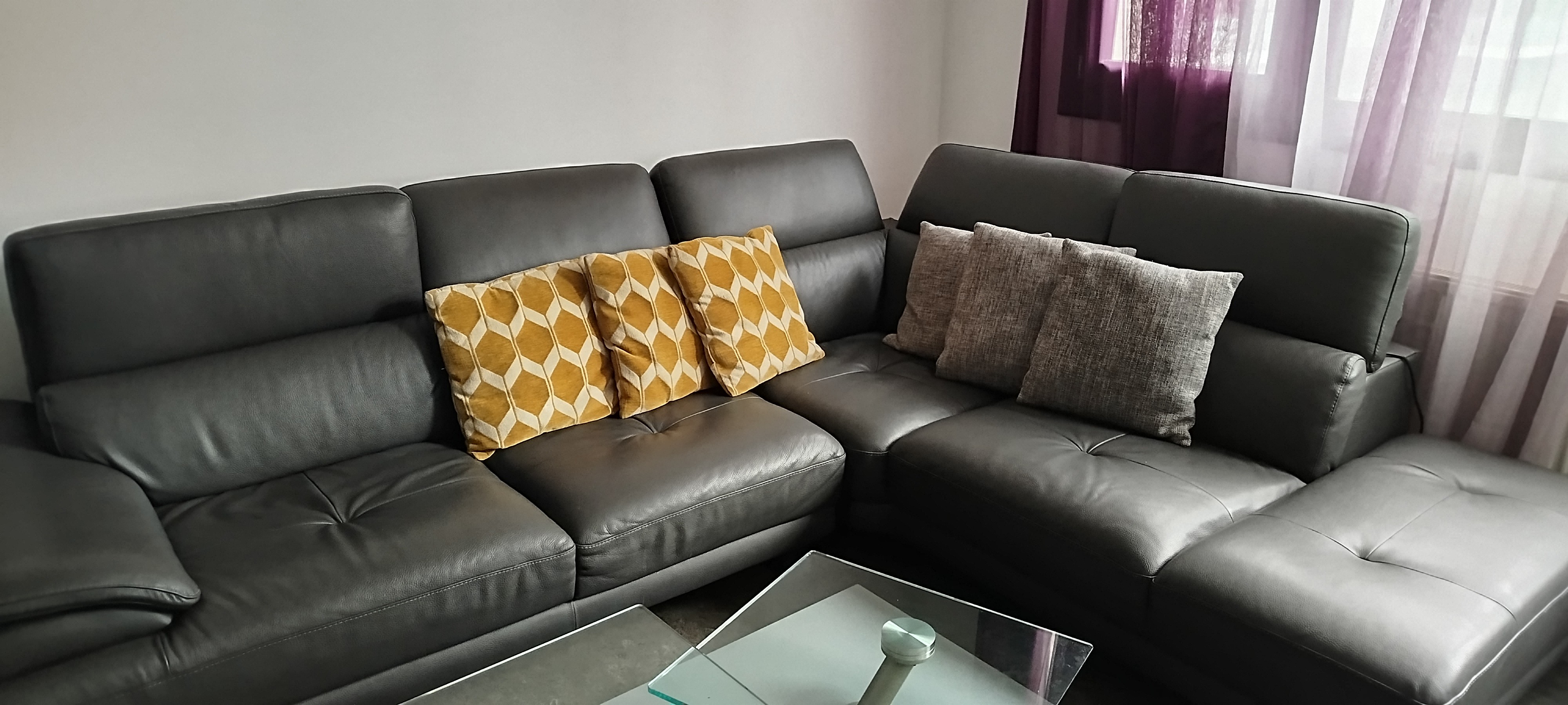 Canapé luxe et confort nuit — rentals in 8e Arrondissement, Lyon