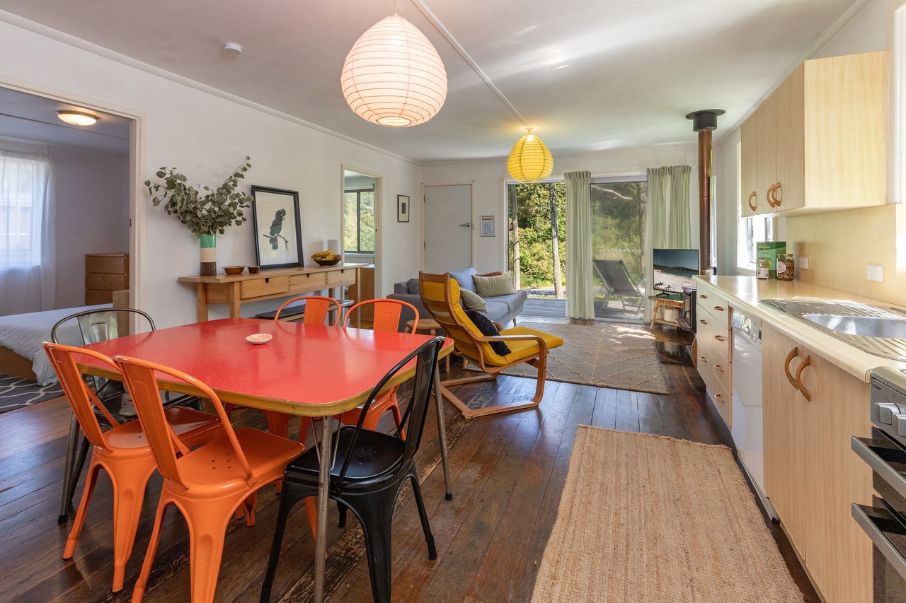 Pippis - a Classic Beach House in Mid-Coast, Mid North Coast