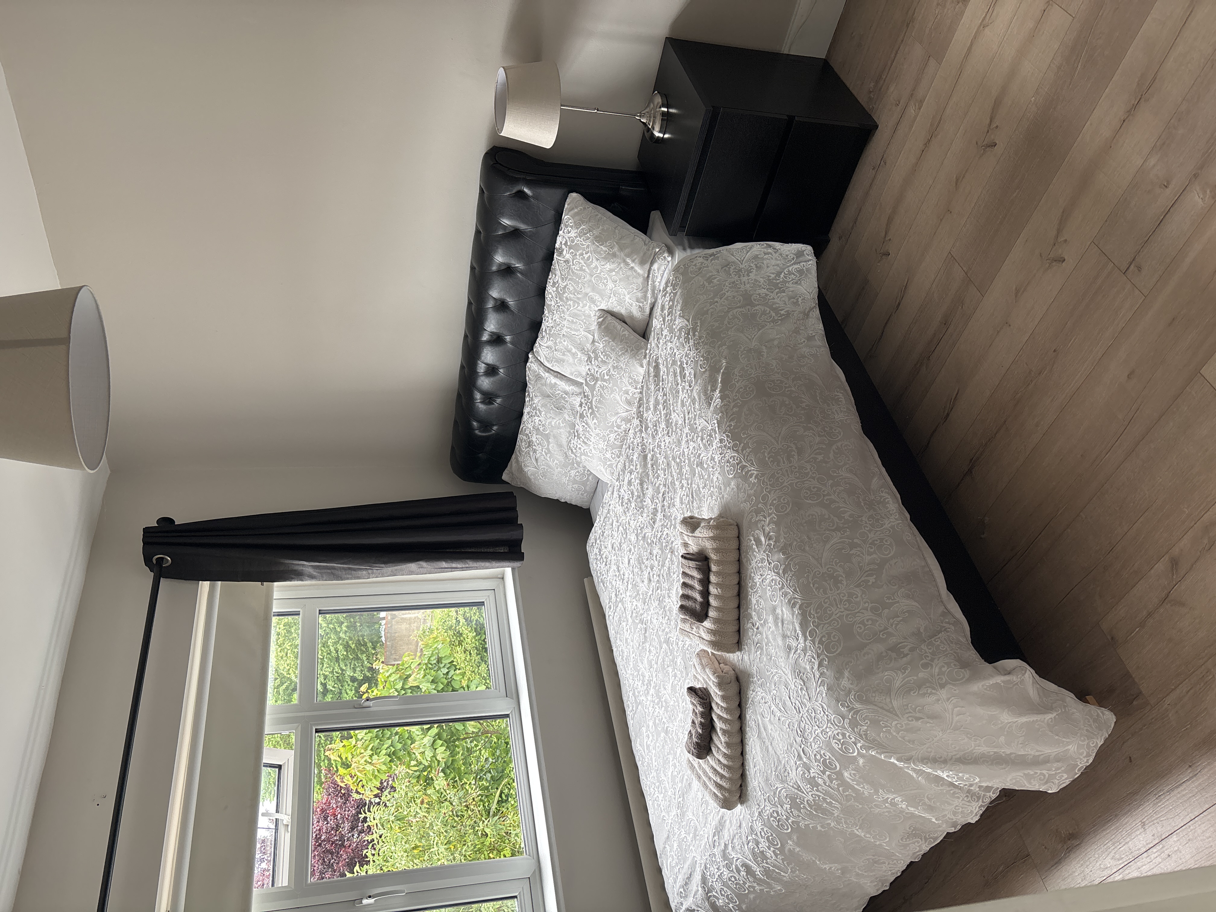 Double Room -8 mins from Airport