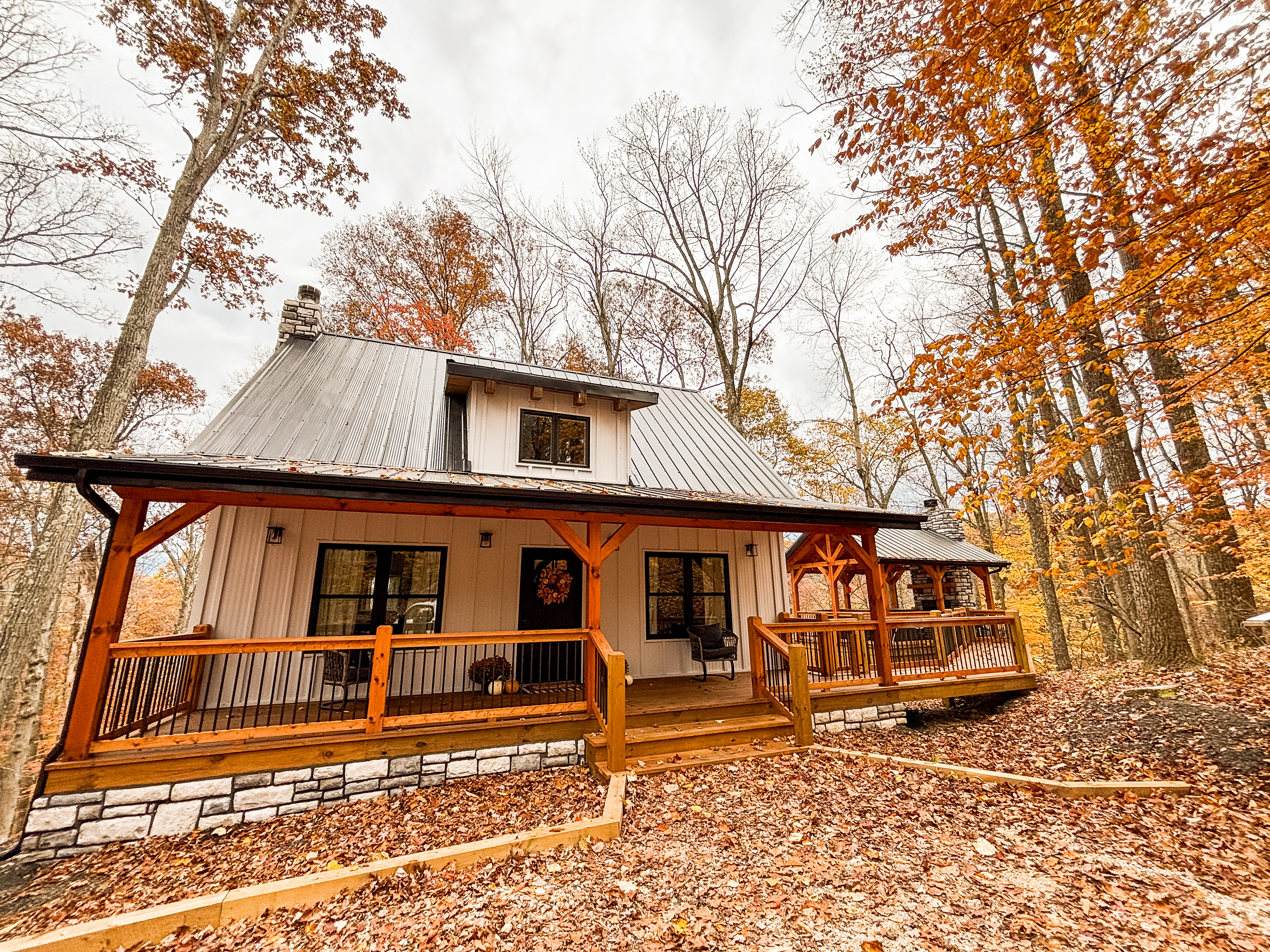 Chapter's End Luxury Retreat - Cabins for Rent in Logan, Ohio