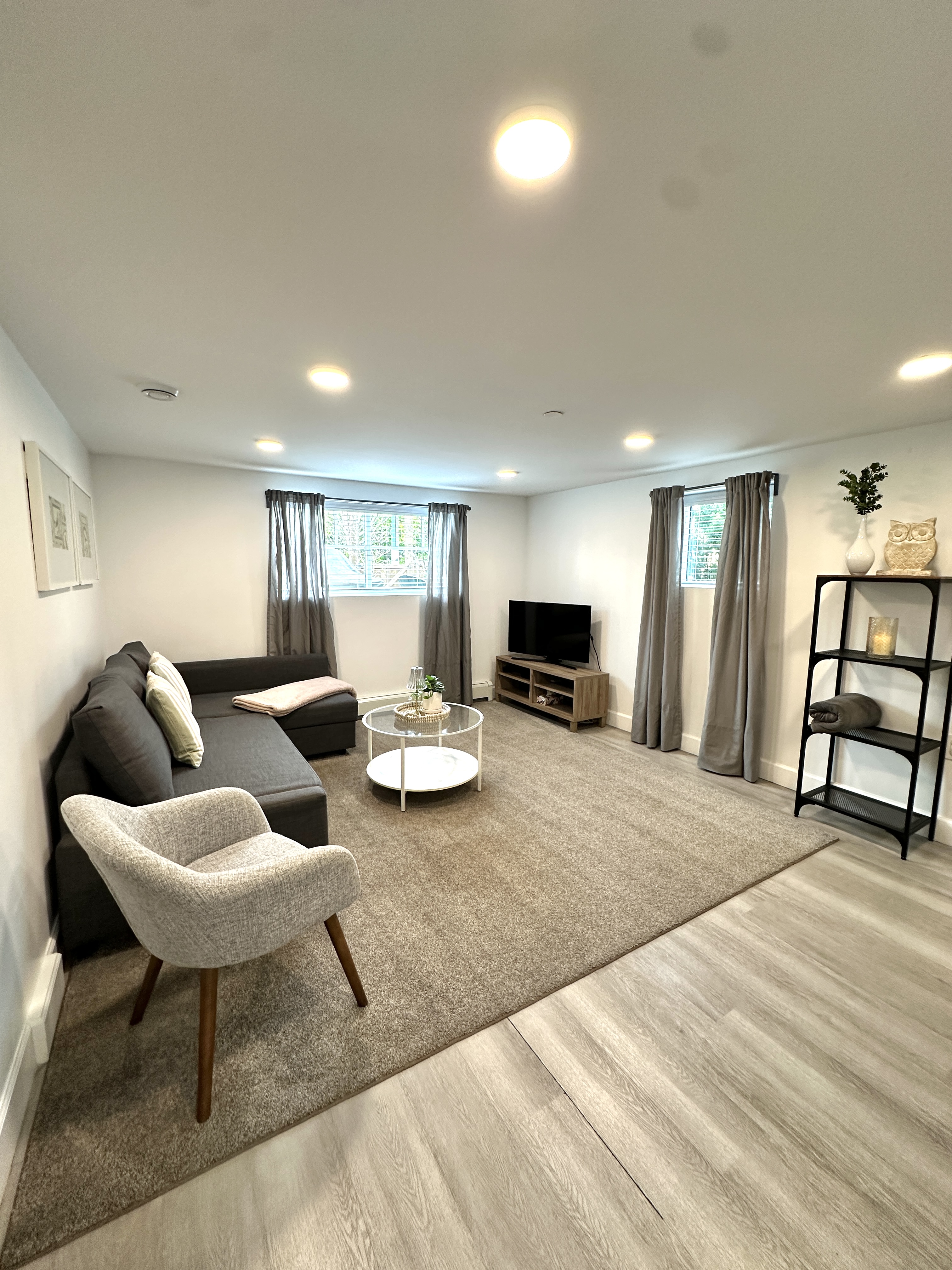 Fraserhood gem: 2BR steps to Fraser & Main