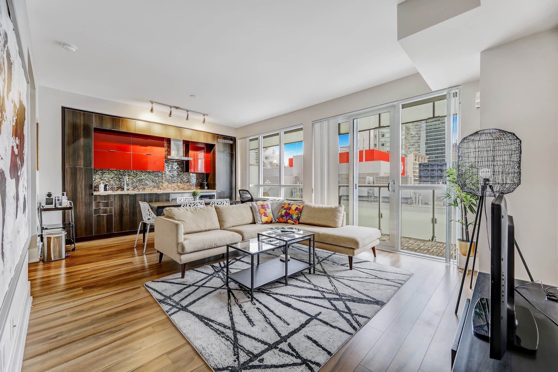 CN Tower View Luxury 1BR + Sofa Bed
