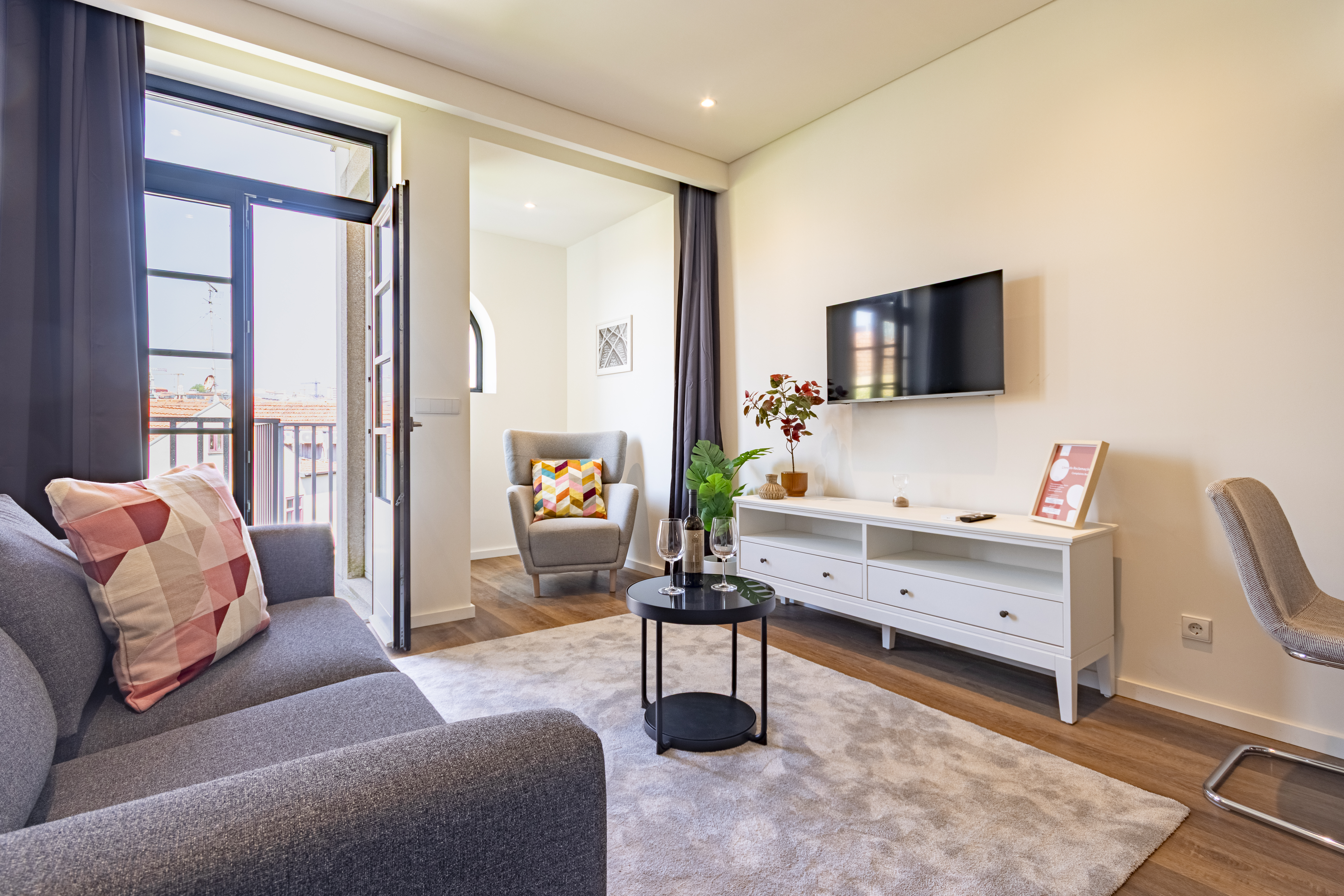 Porto Old Town – 2Bed 2Bath Apt!