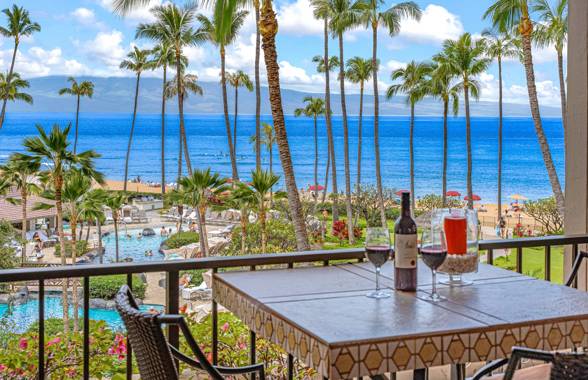Panoramic Views of Lush Courtyard and the Ocean in Lahaina, Hawaii