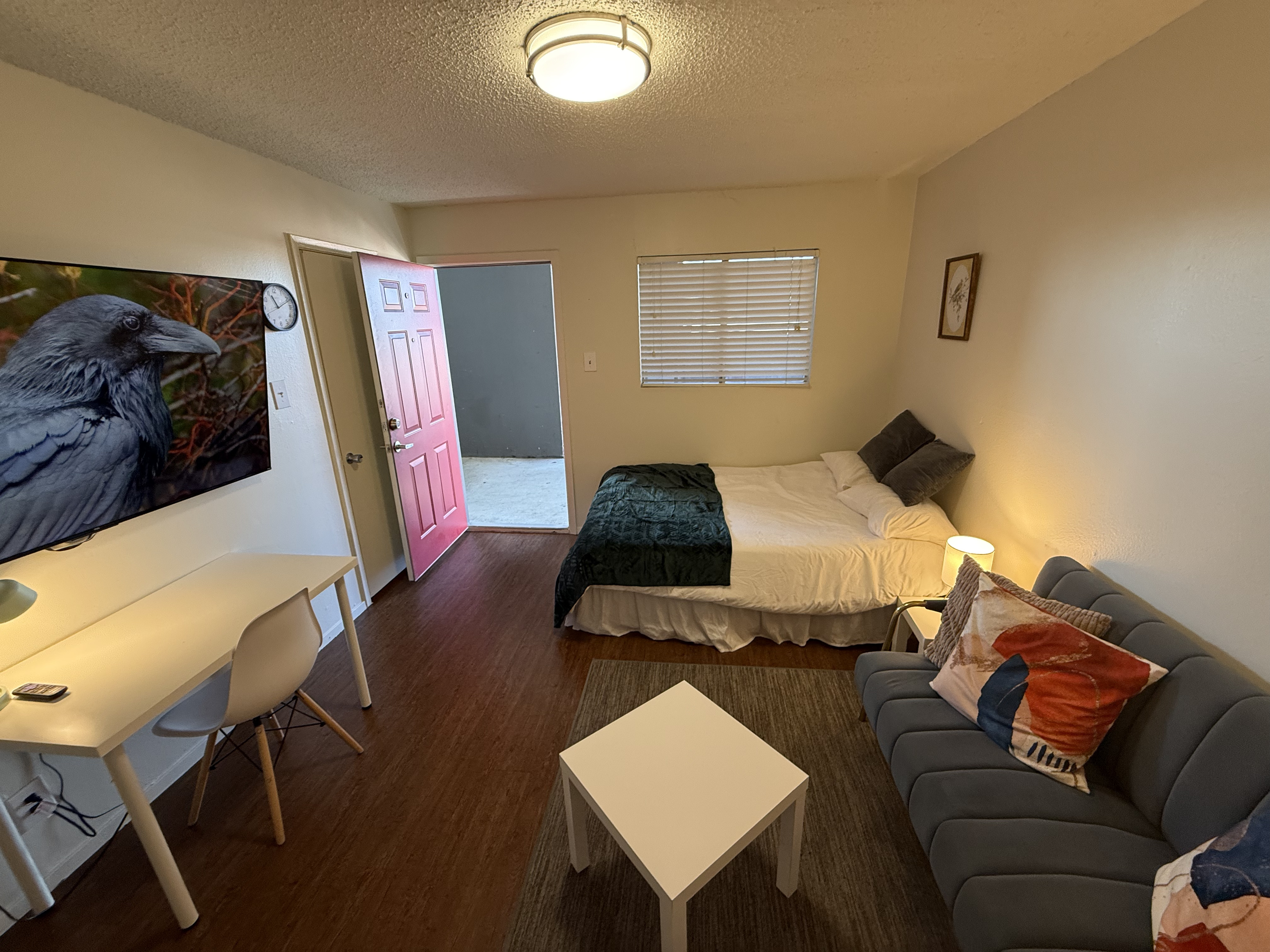 Cozy Private Room Near UT Austin & Downtown in 78705, Austin