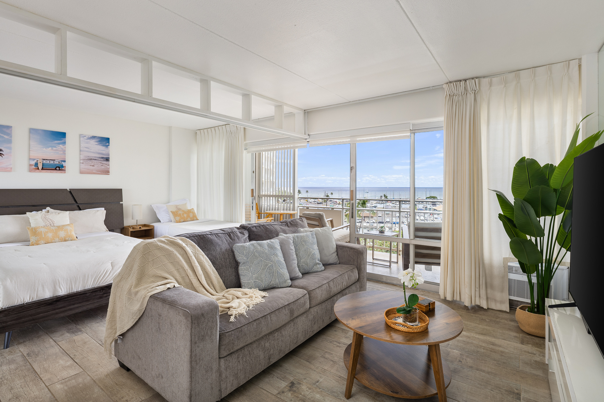Ocean, Sunset View, Ilikai Resort in Primary Urban Center, Hawaii