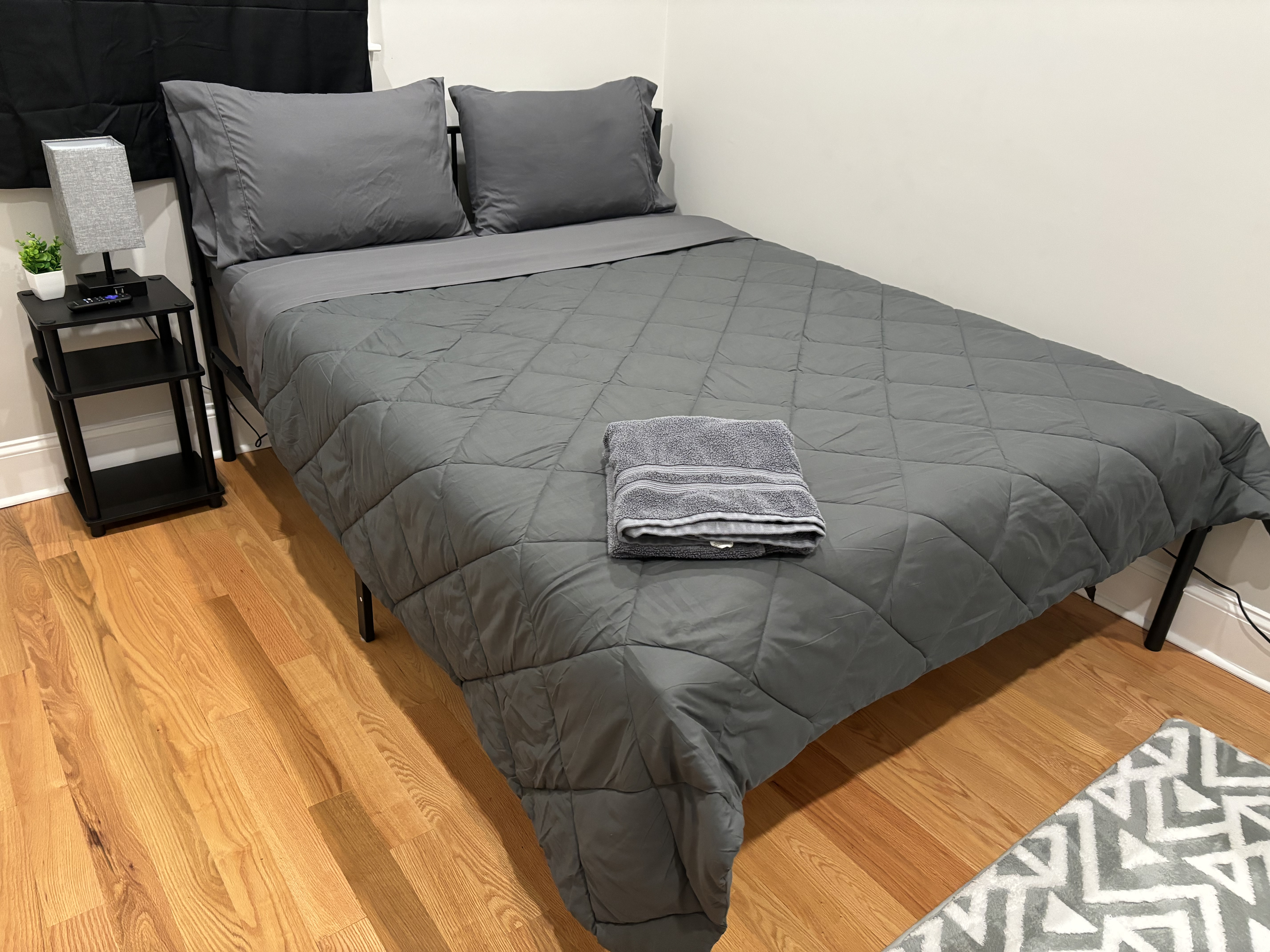 1 - Triple Room Near Fields Corner Station in Dorchester, Boston