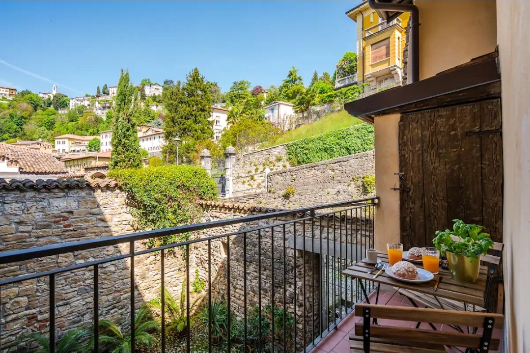 Un Angolo Incantato a Bergamo Alta in Bergamo, Bergamo