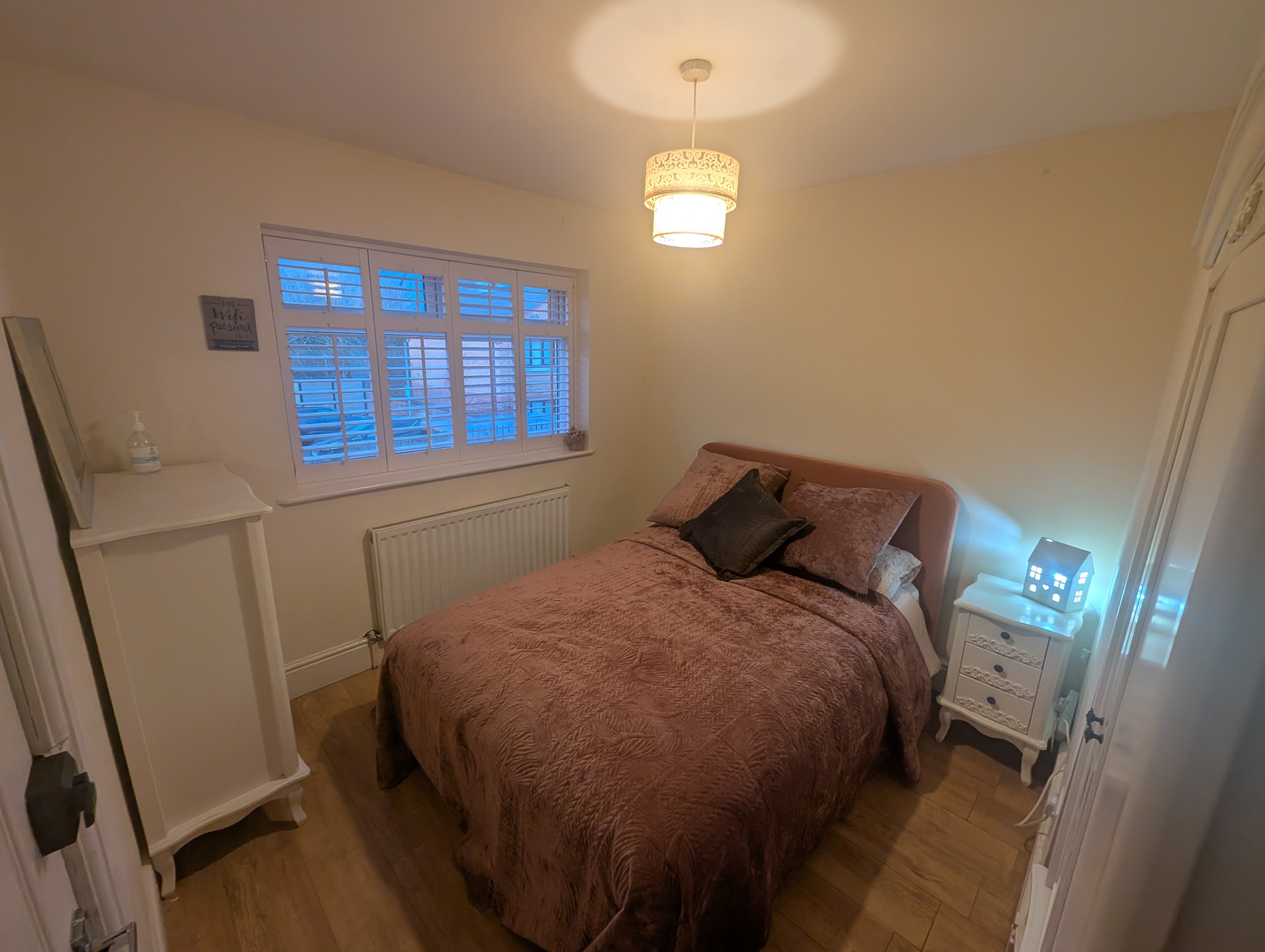 Lovely double room near Media City/Samson Academy in Salford District, Greater Manchester