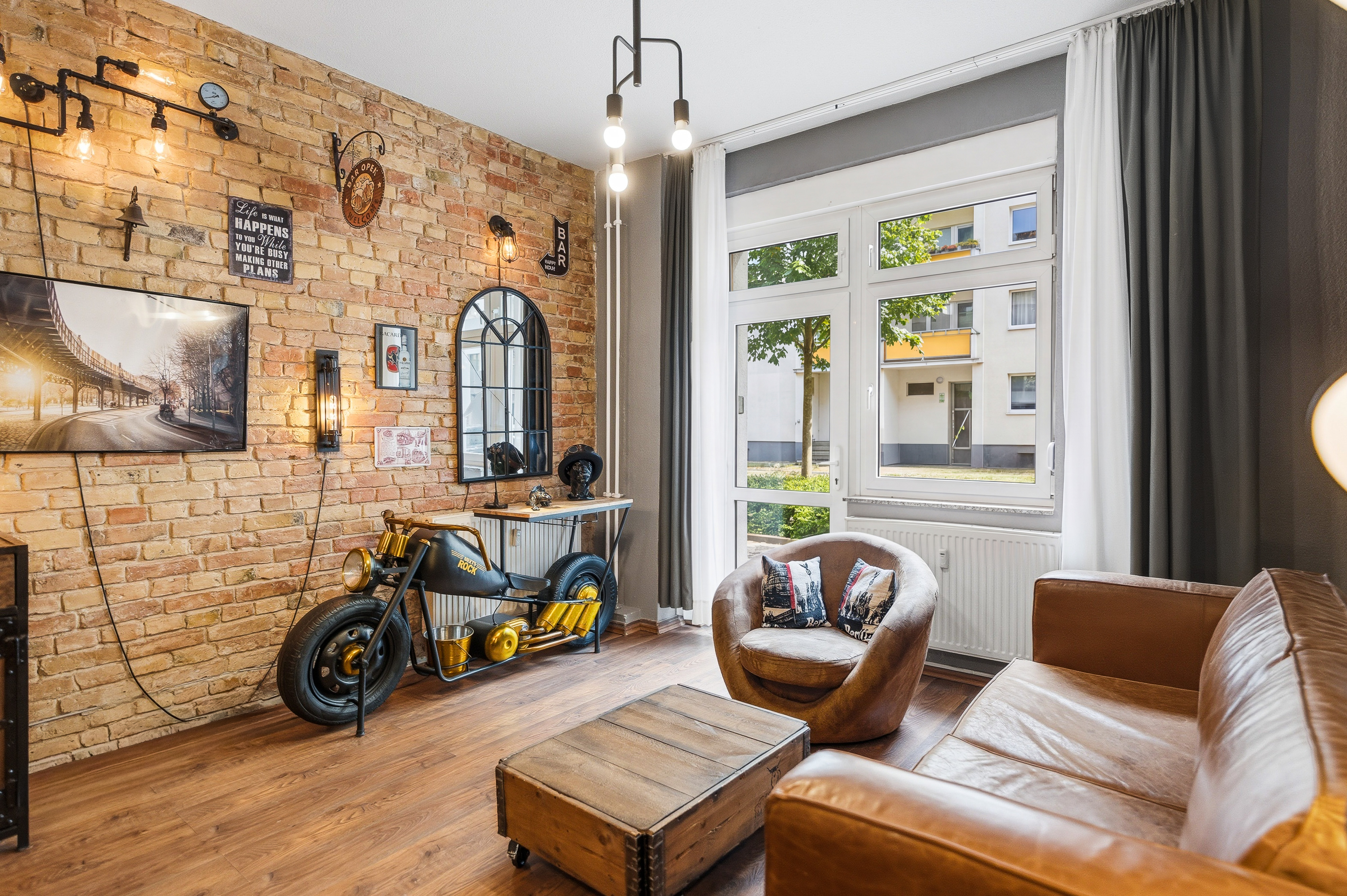 1 Cooler ausgefallener Loft Stil, ruhig