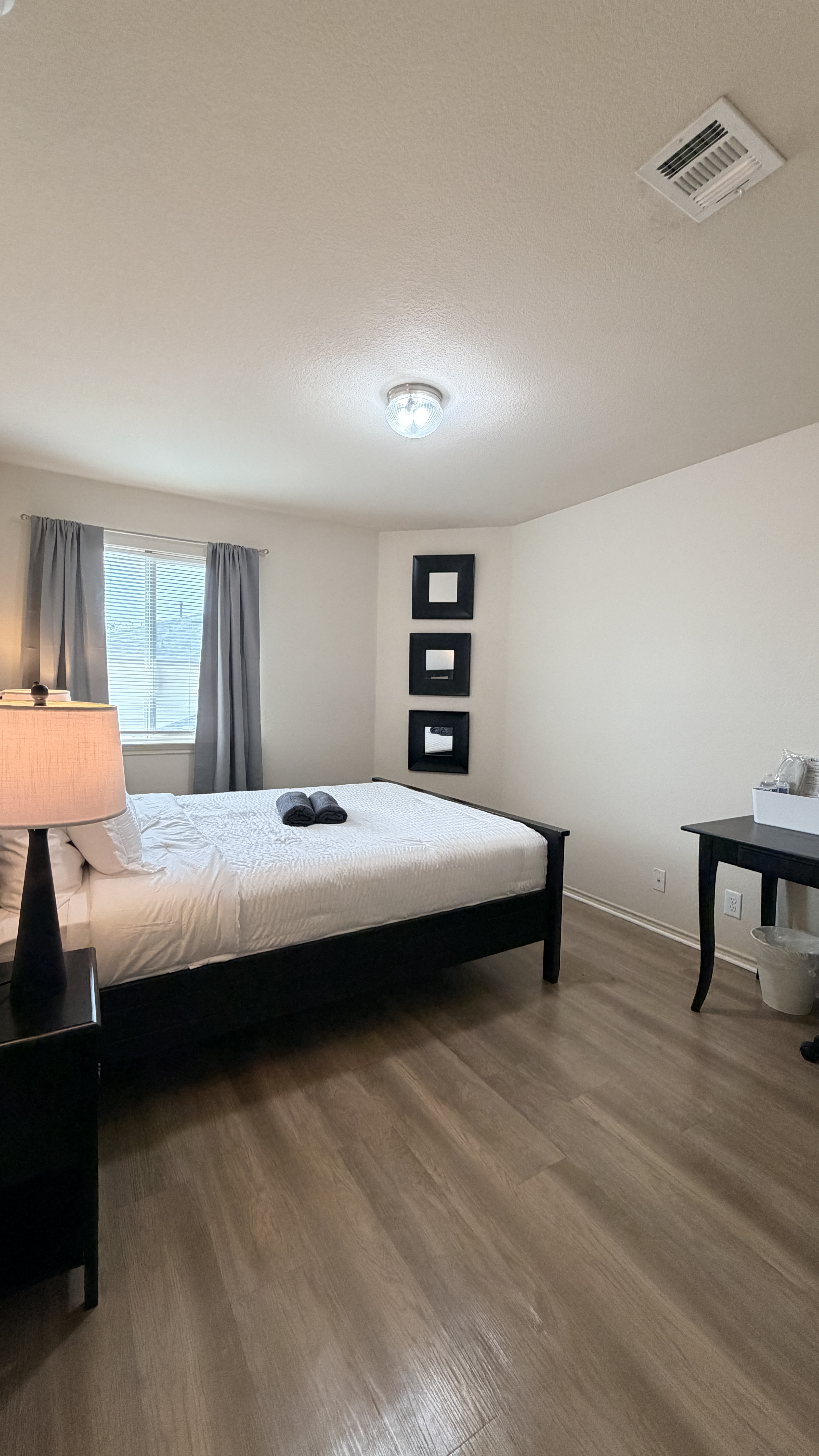Tech Ridge Black and White Room in 78754, Austin