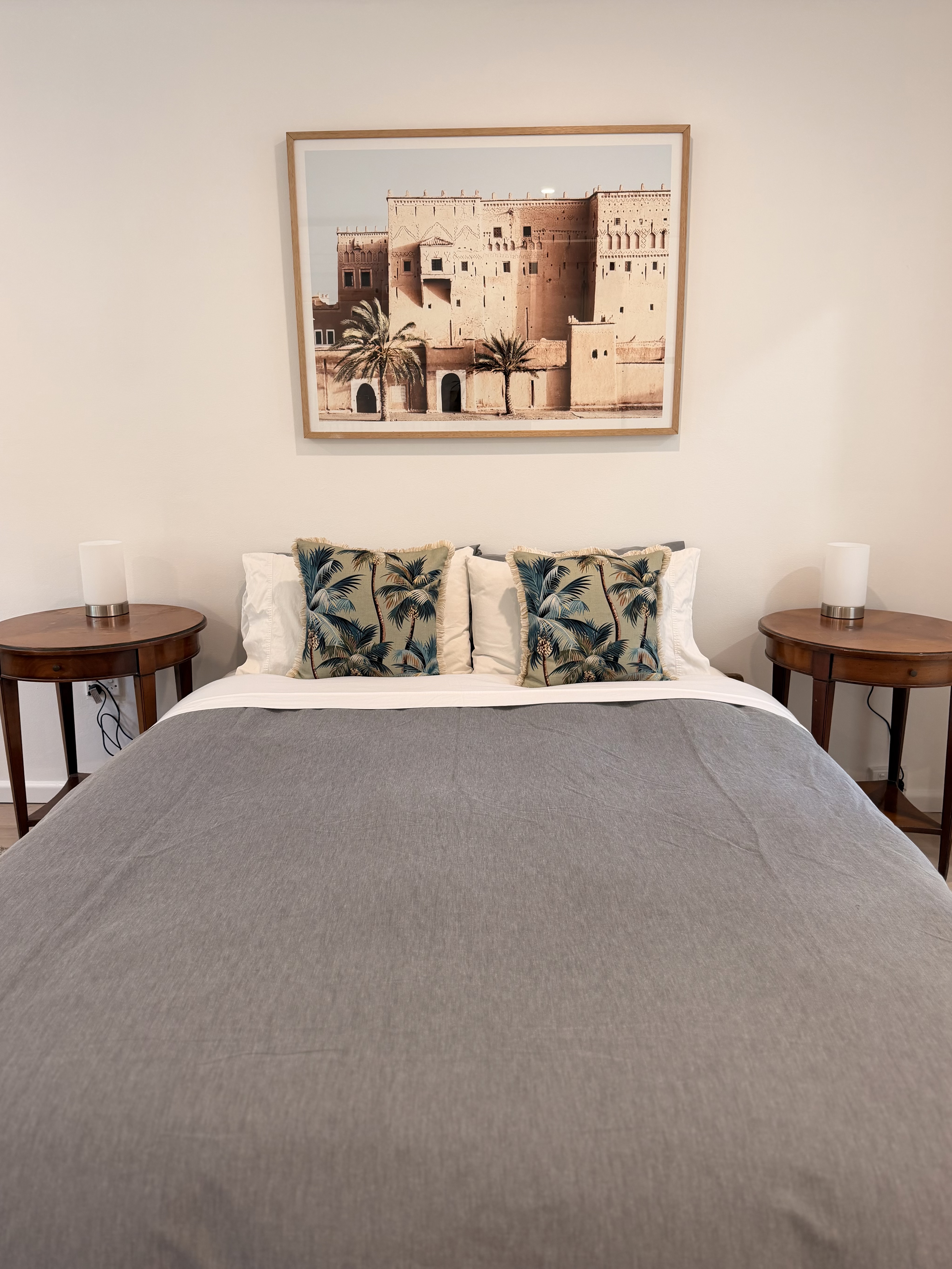 Newport Beach Studio Oasis - 1 x Queen Bed Only