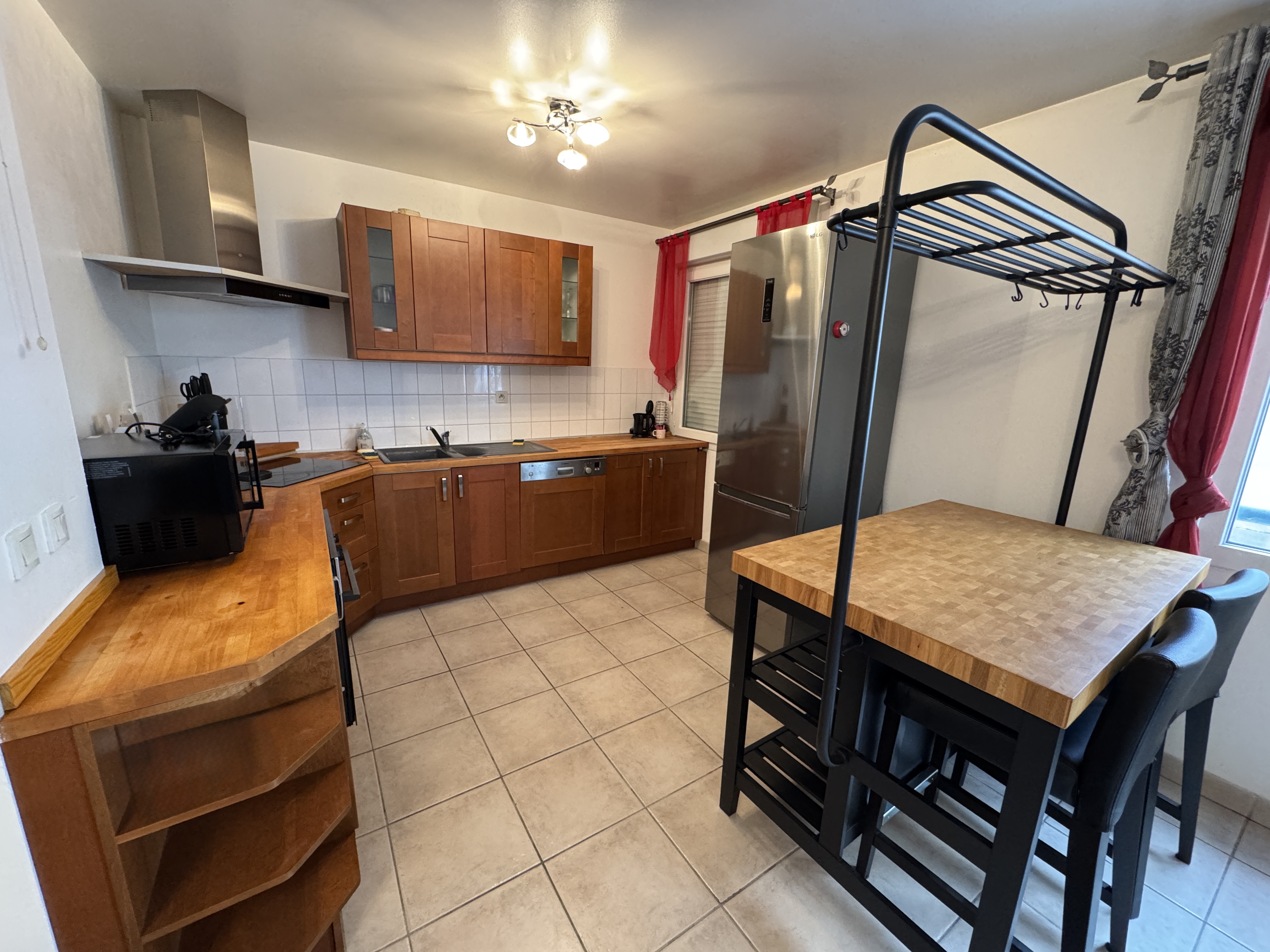 Appartement Lyon. une chambre salon cuisine garage in 3e Arrondissement, Lyon