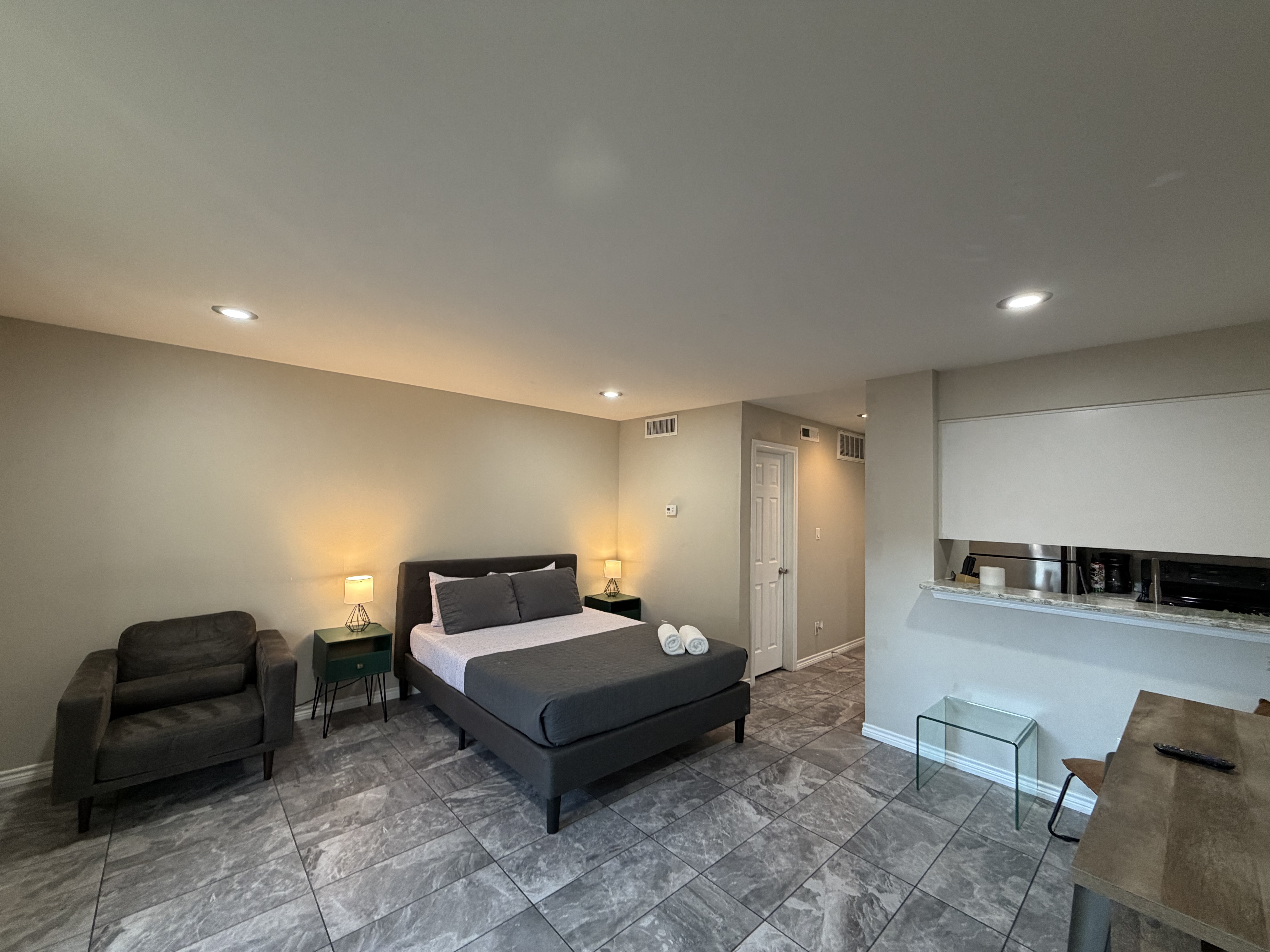 Relax and Refresh at this Studio Apt. in South ATX in 78704, Austin