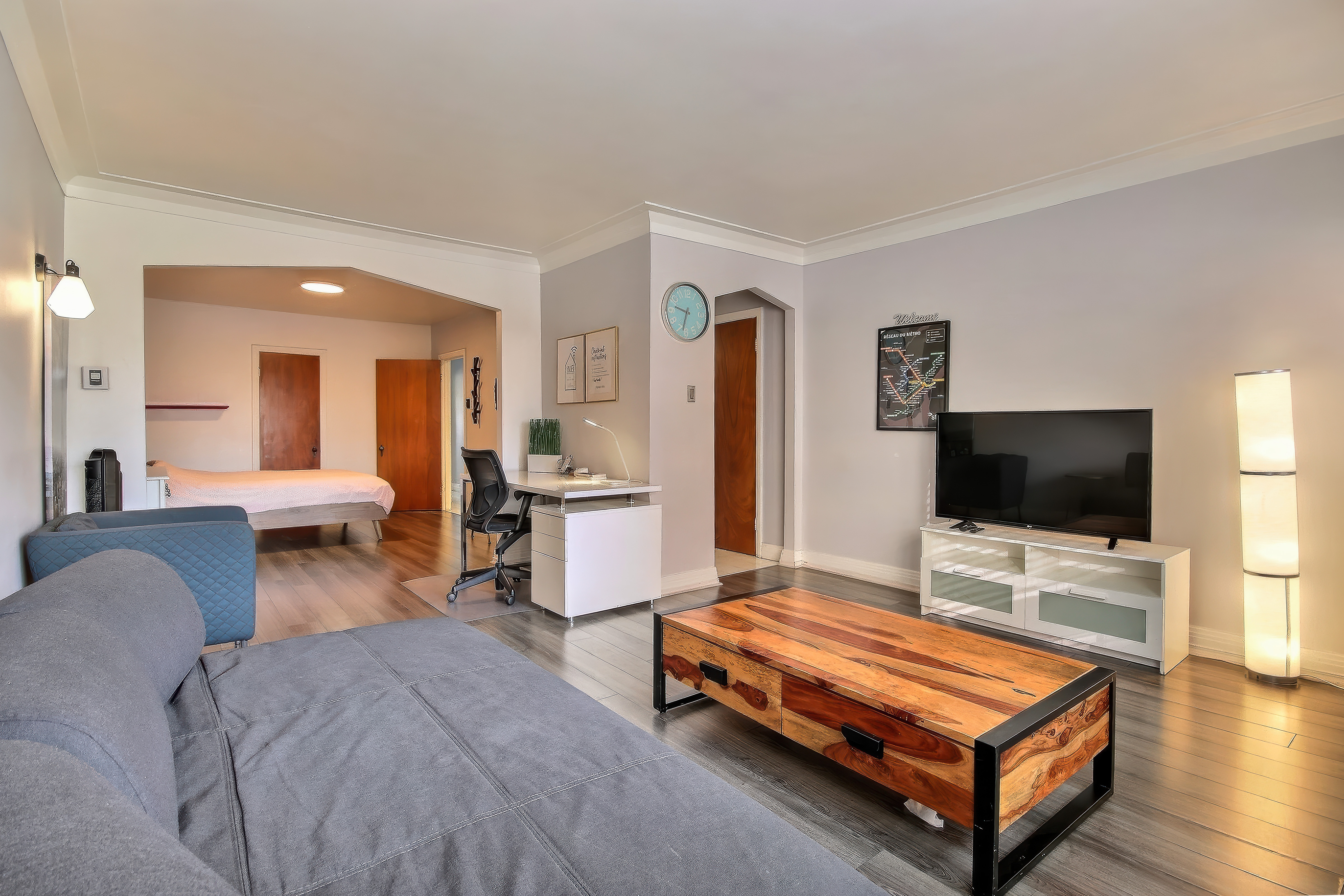 Free private parking, Cozy 1BR, 1 min from subway