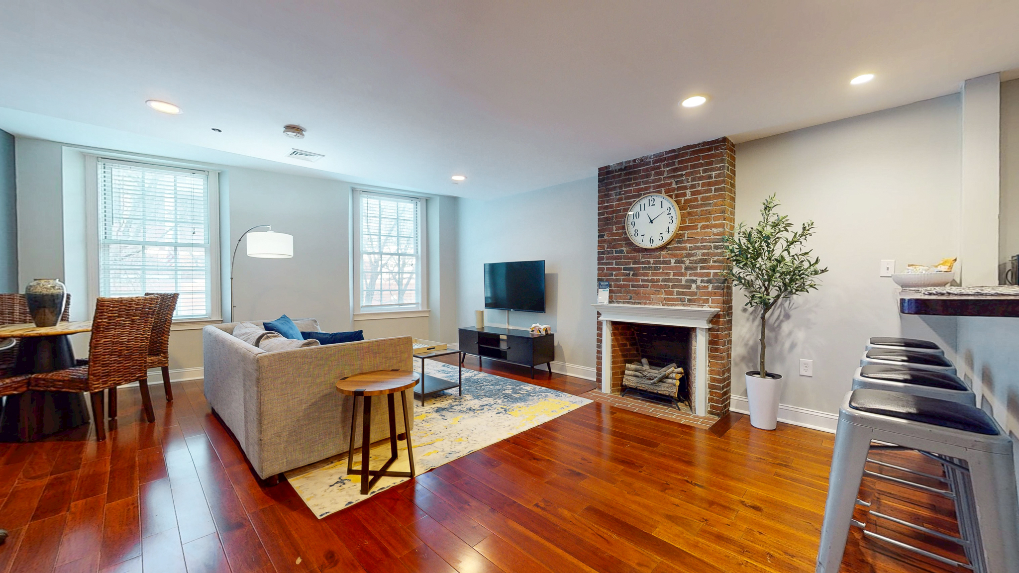Spacious 1B in Faneuil Hall/Quincy Market in Downtown, Boston