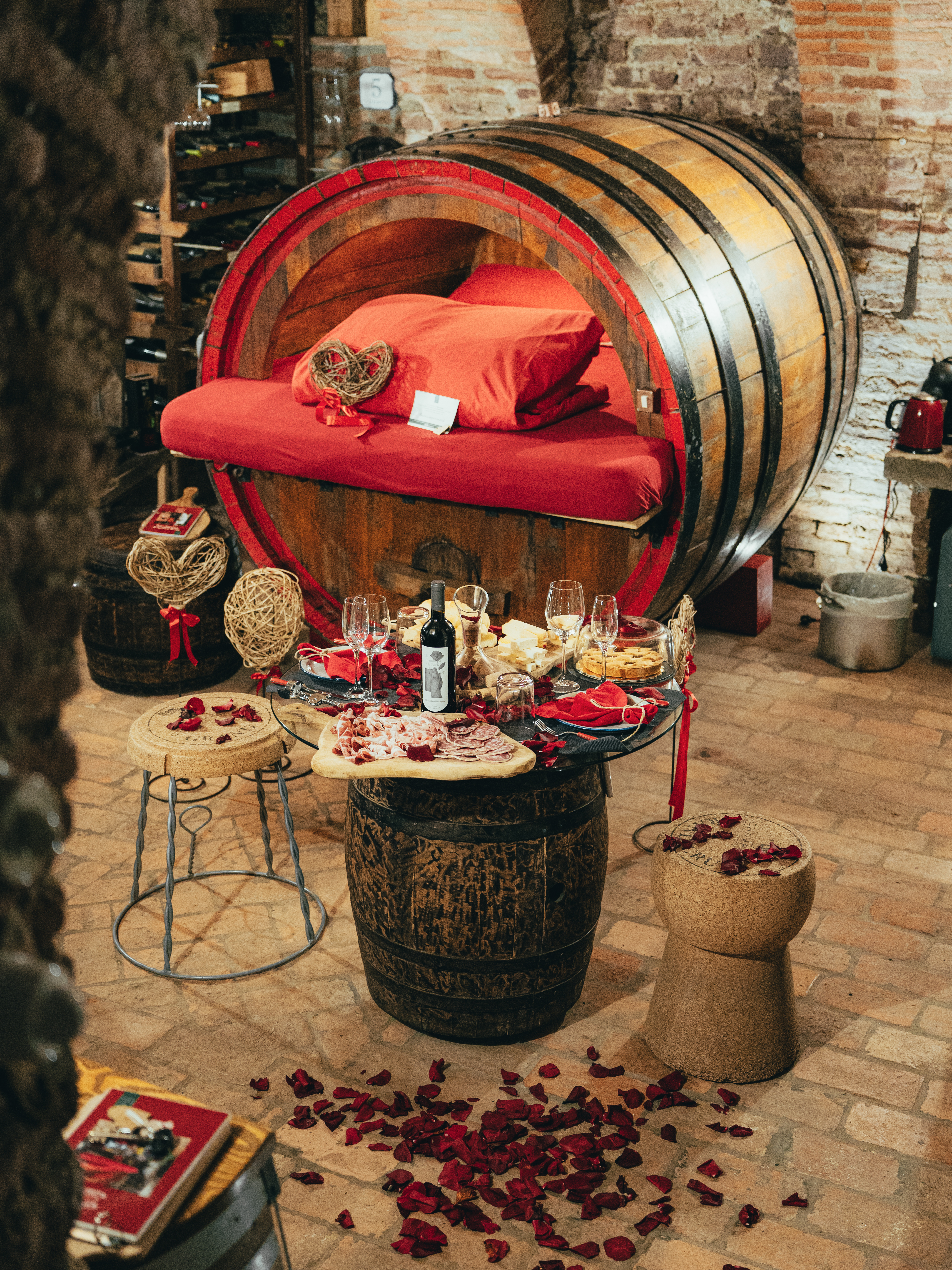 Dormi in una botte di vino • Cantina del 1700 in Capriate San Gervasio, Bergamo