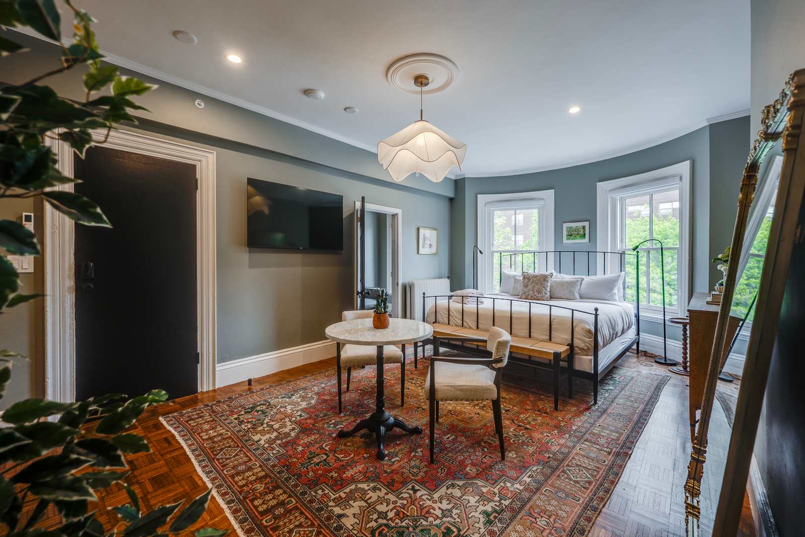 Stylish South End Stay in South End, Boston