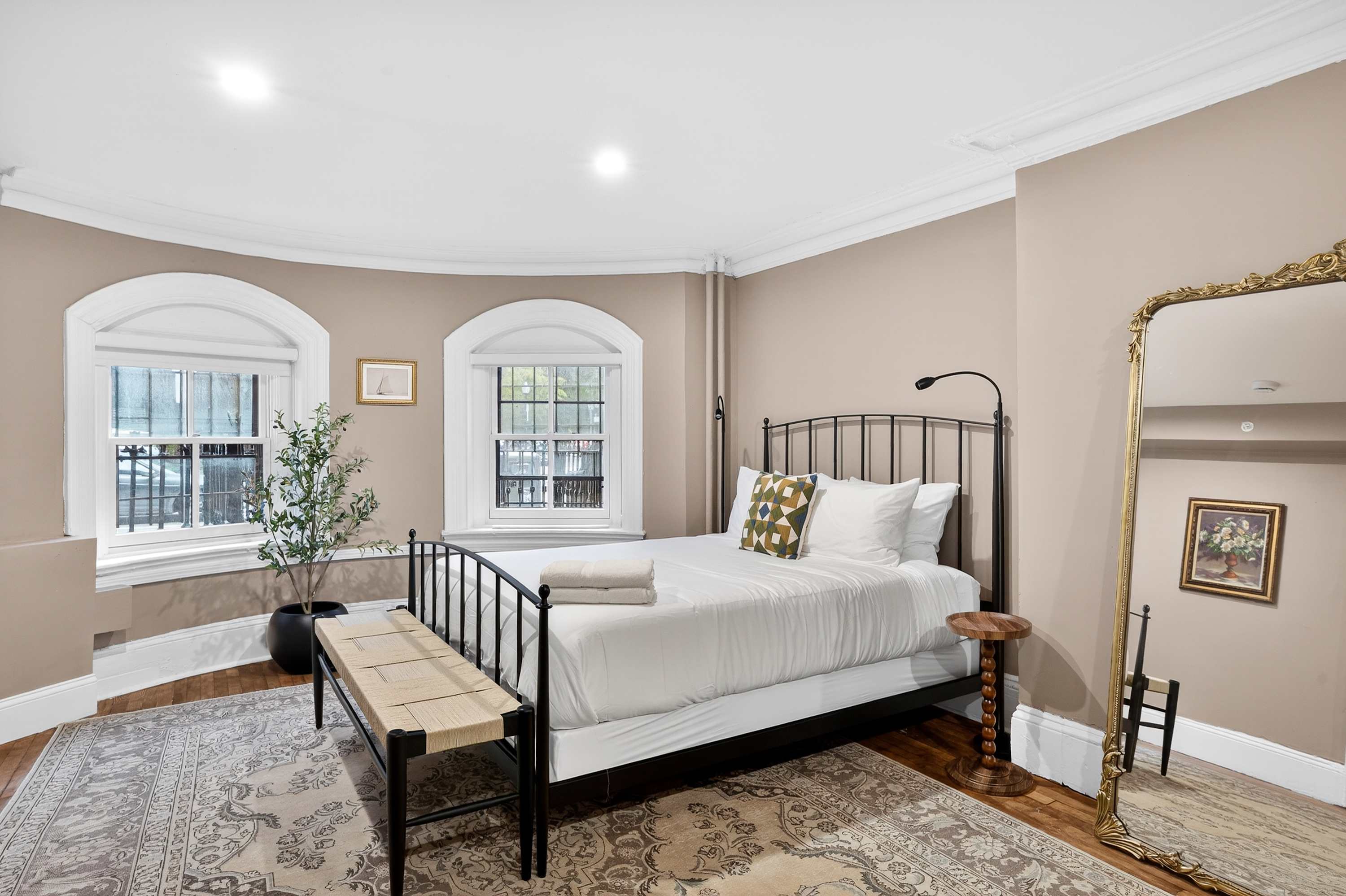 The Concord, Garden Level Studio, South End in South End, Boston