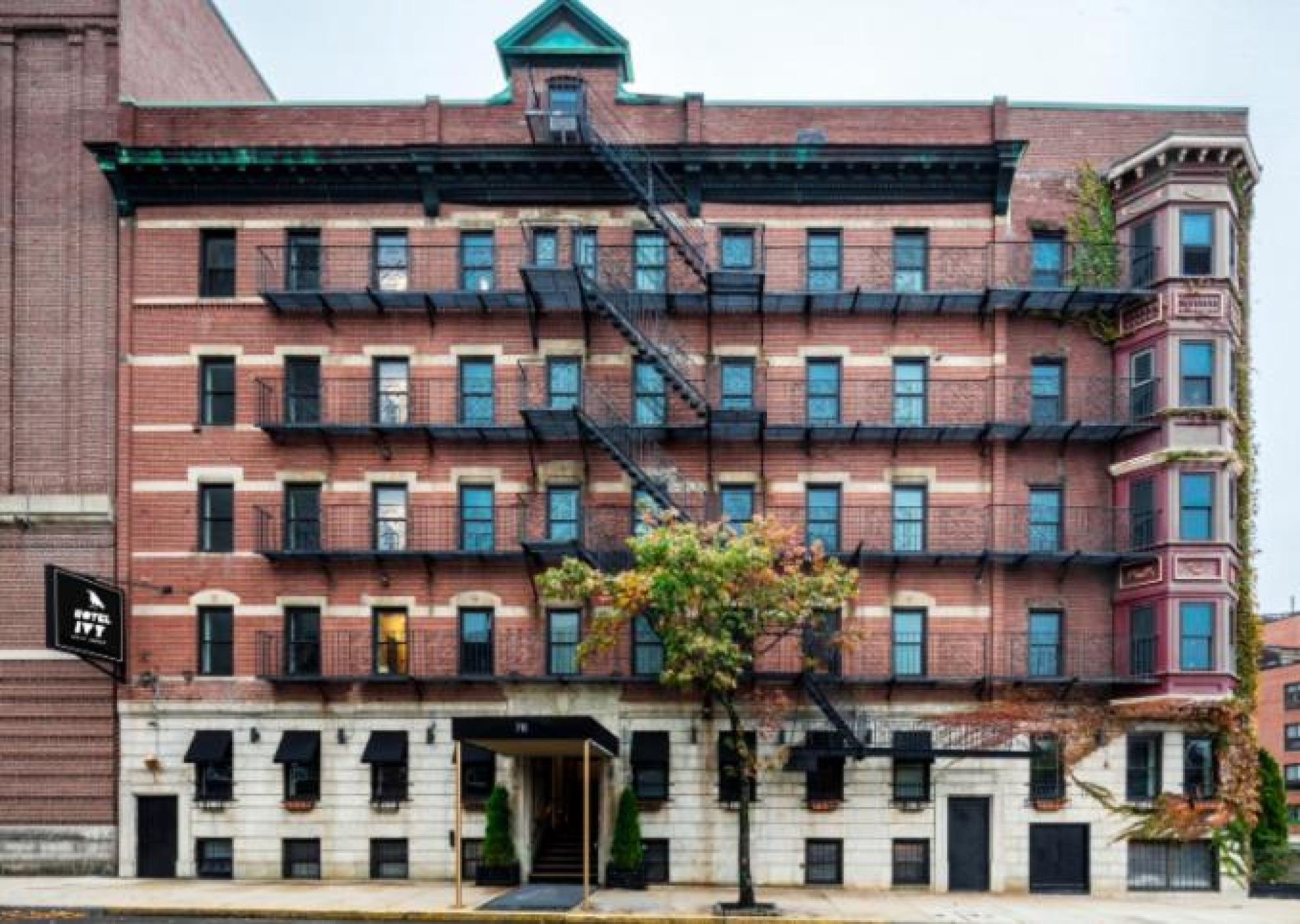 Near Boston Common | Adults-Only Stay in Bay Village, Boston
