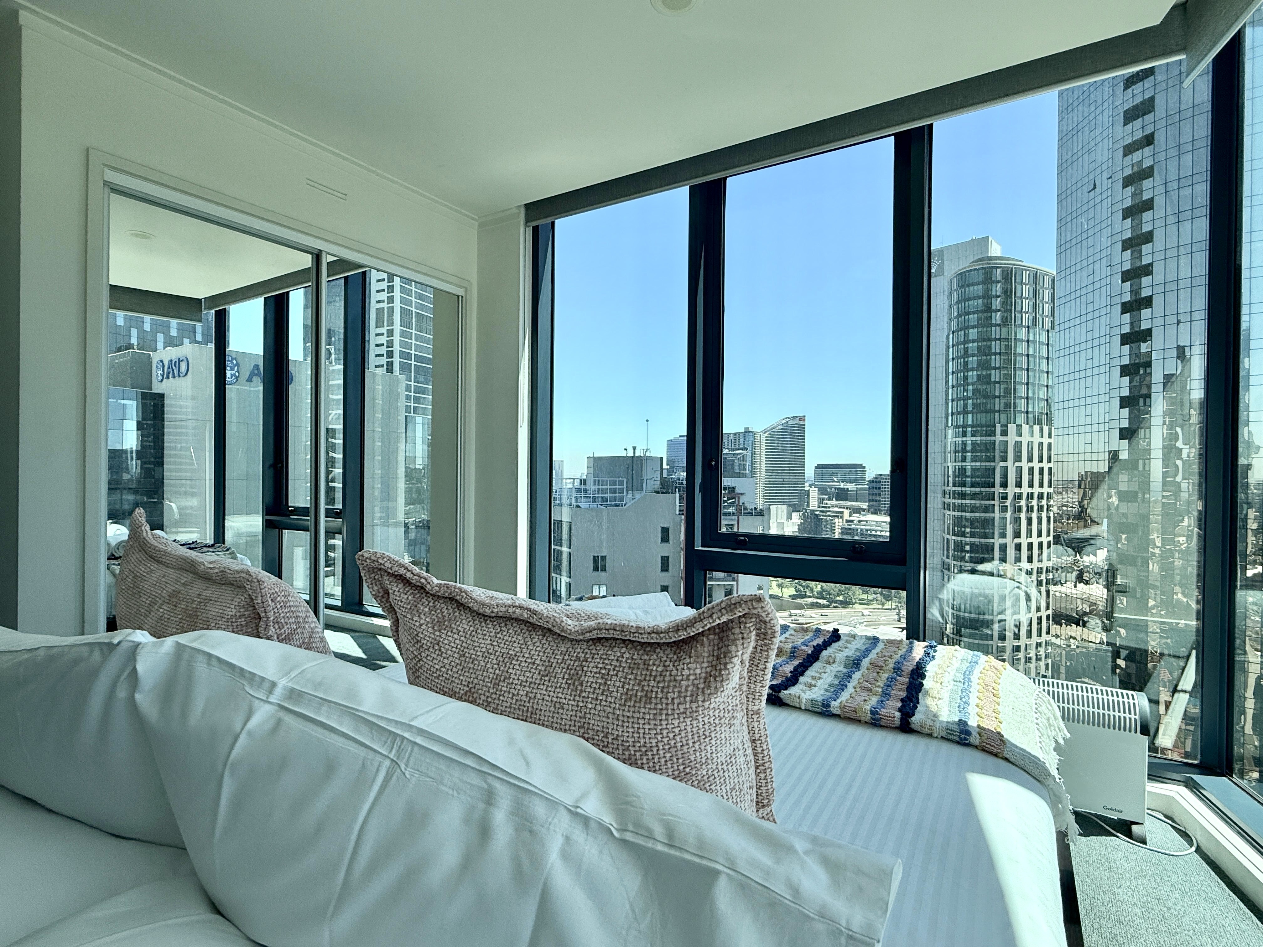Spacious 2BR Southbank | Skyline Views + Parking