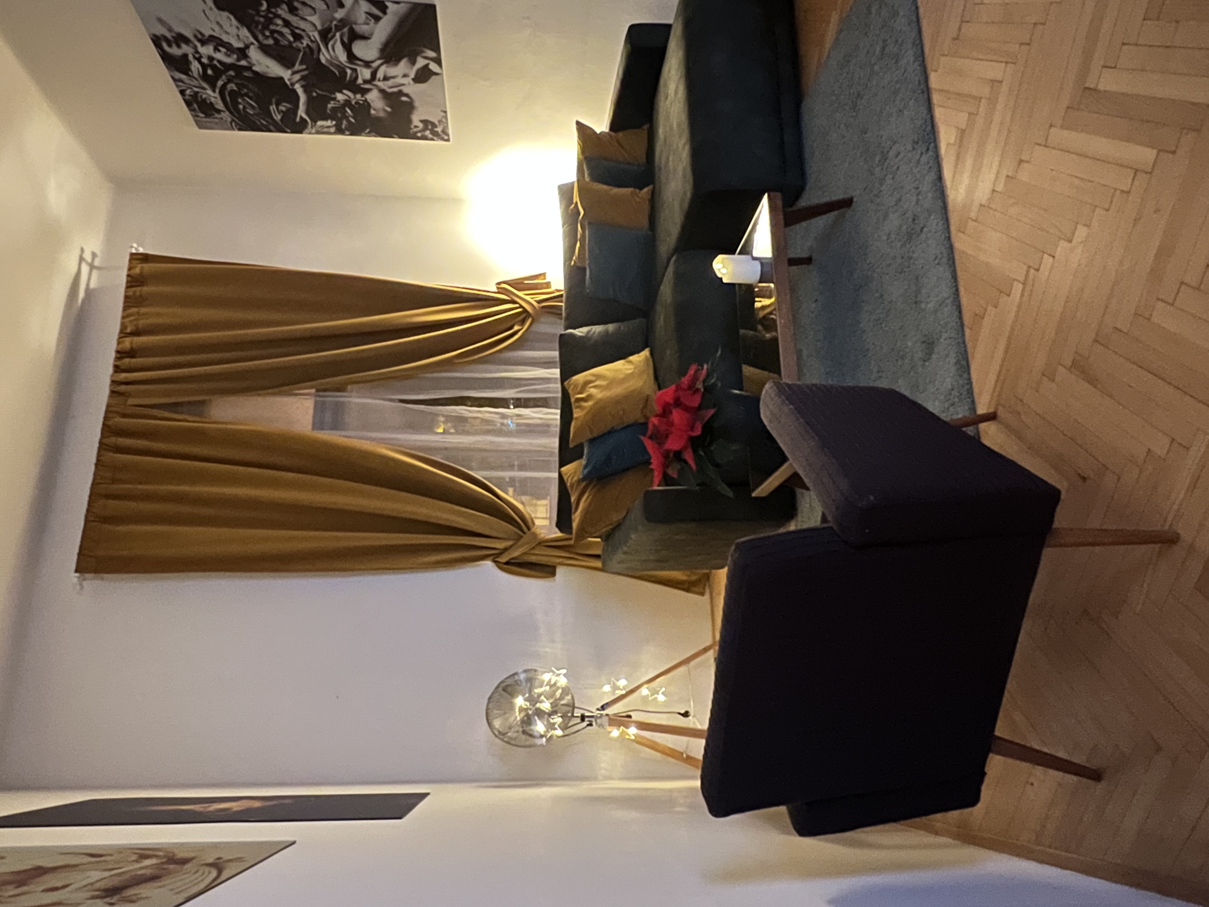 RENOVATED Arty Apt. in center-wifi-breakfast-beers