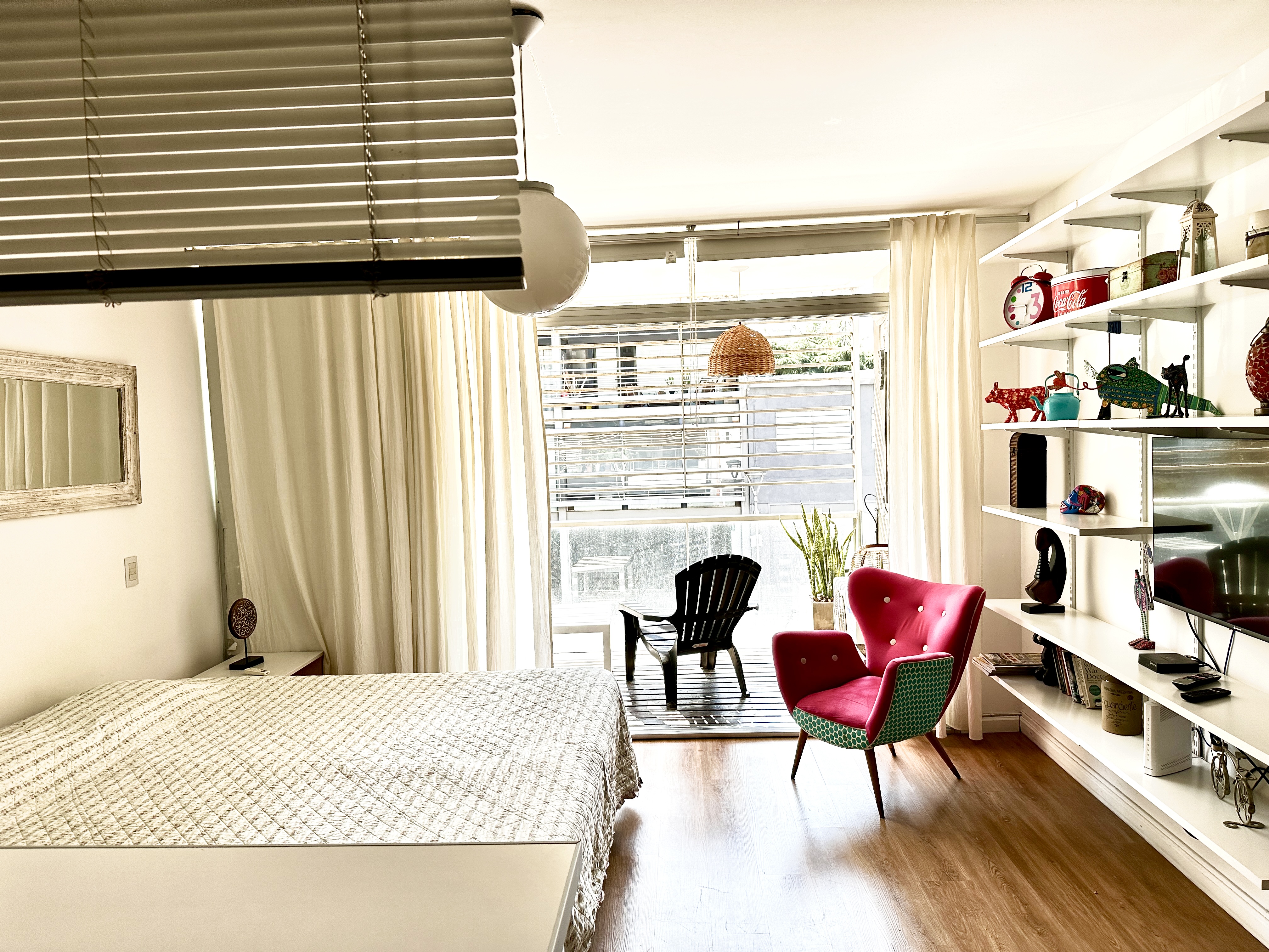 Bright Studio with Balcony in Palermo