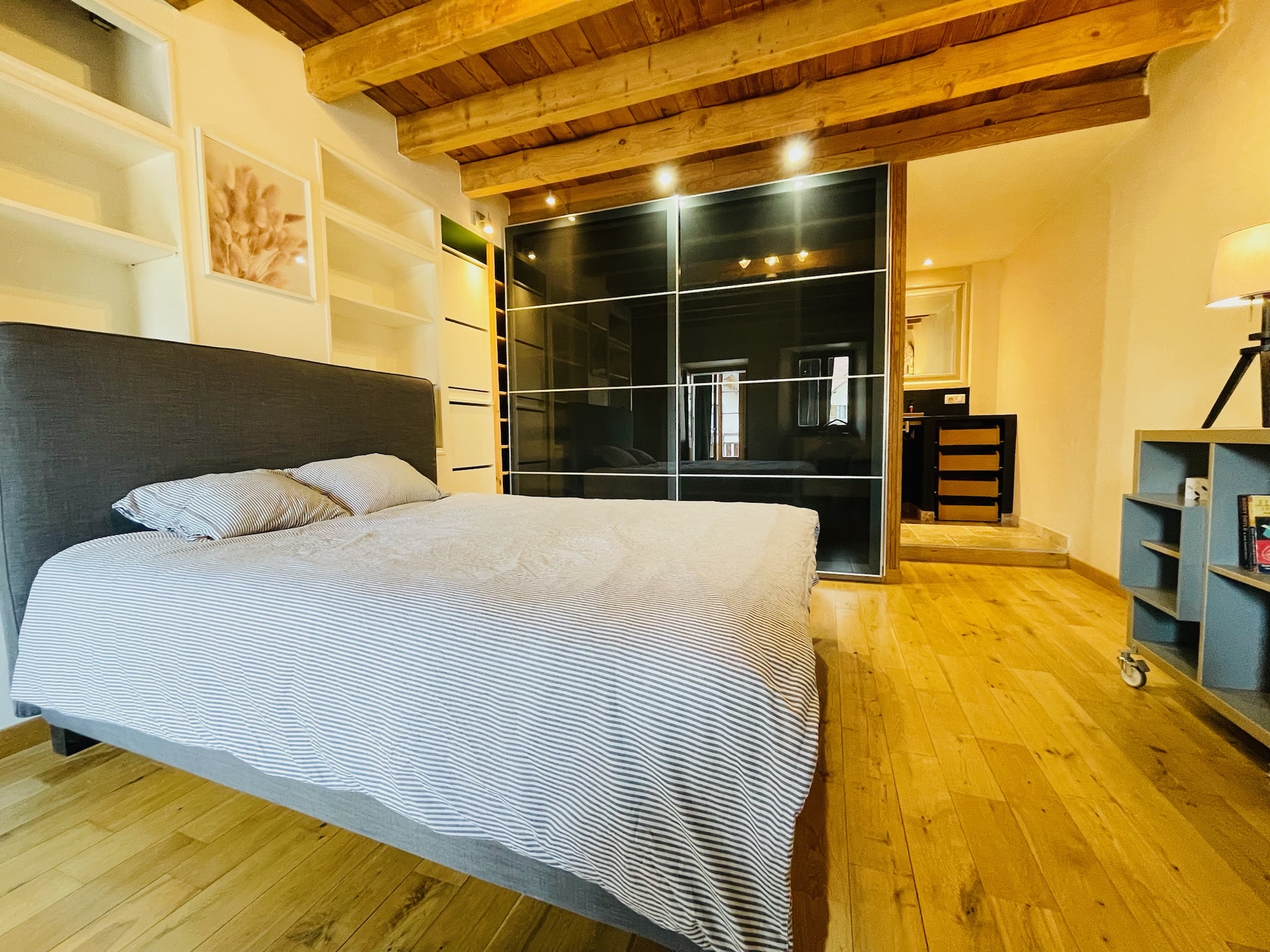 Private Room, En-suite, Study, Deck & Free Parking