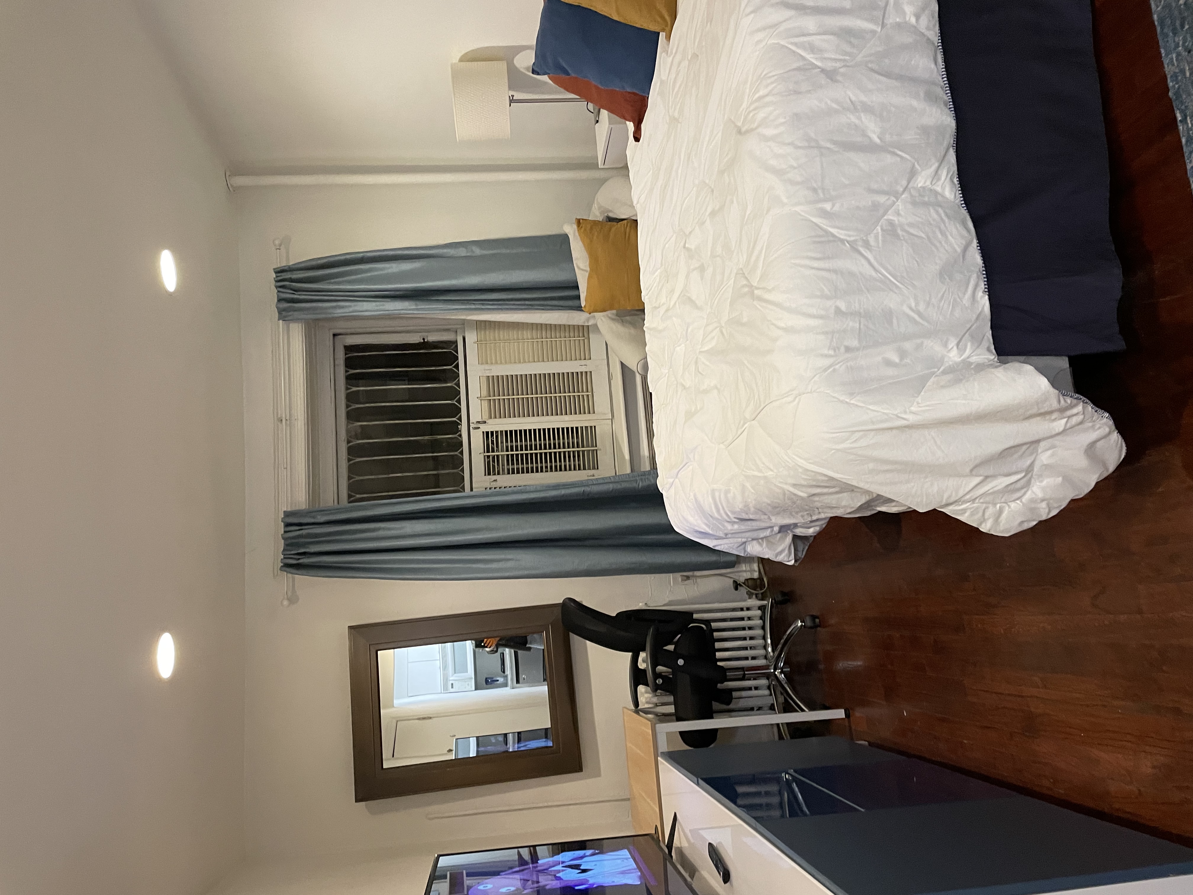 Private Studio with workstation Museum Block UWS