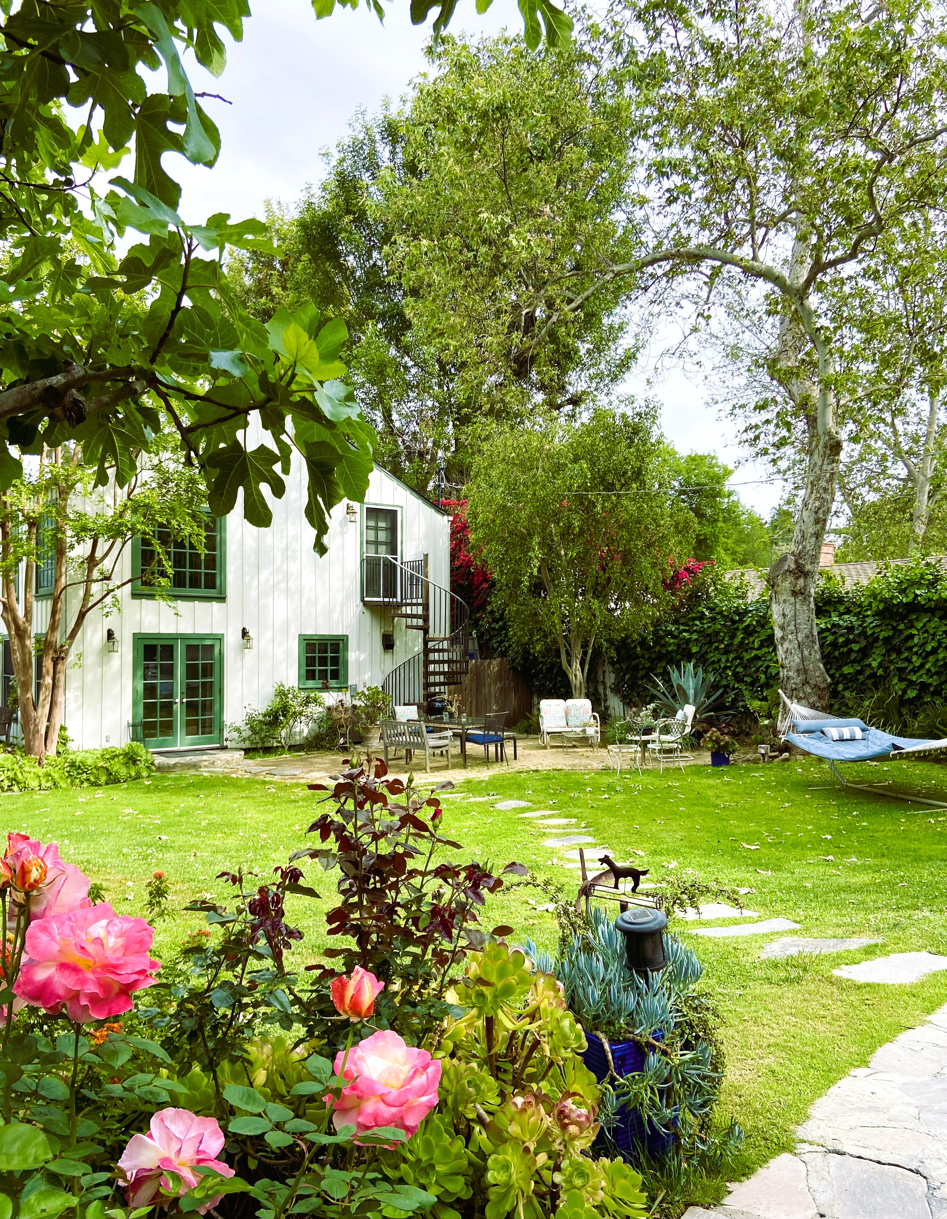 Keep Cool in the Poolside Shade at a Charming Encino House