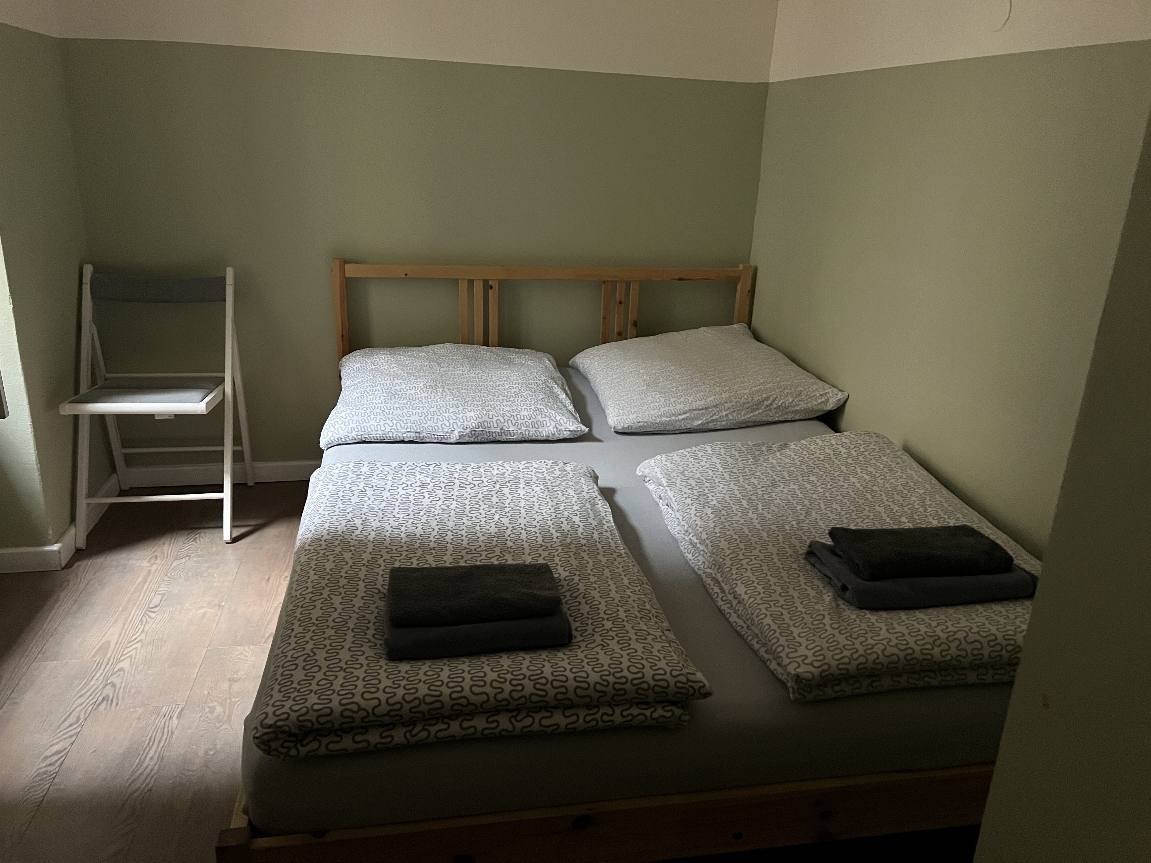Private Room in Central City West / 4