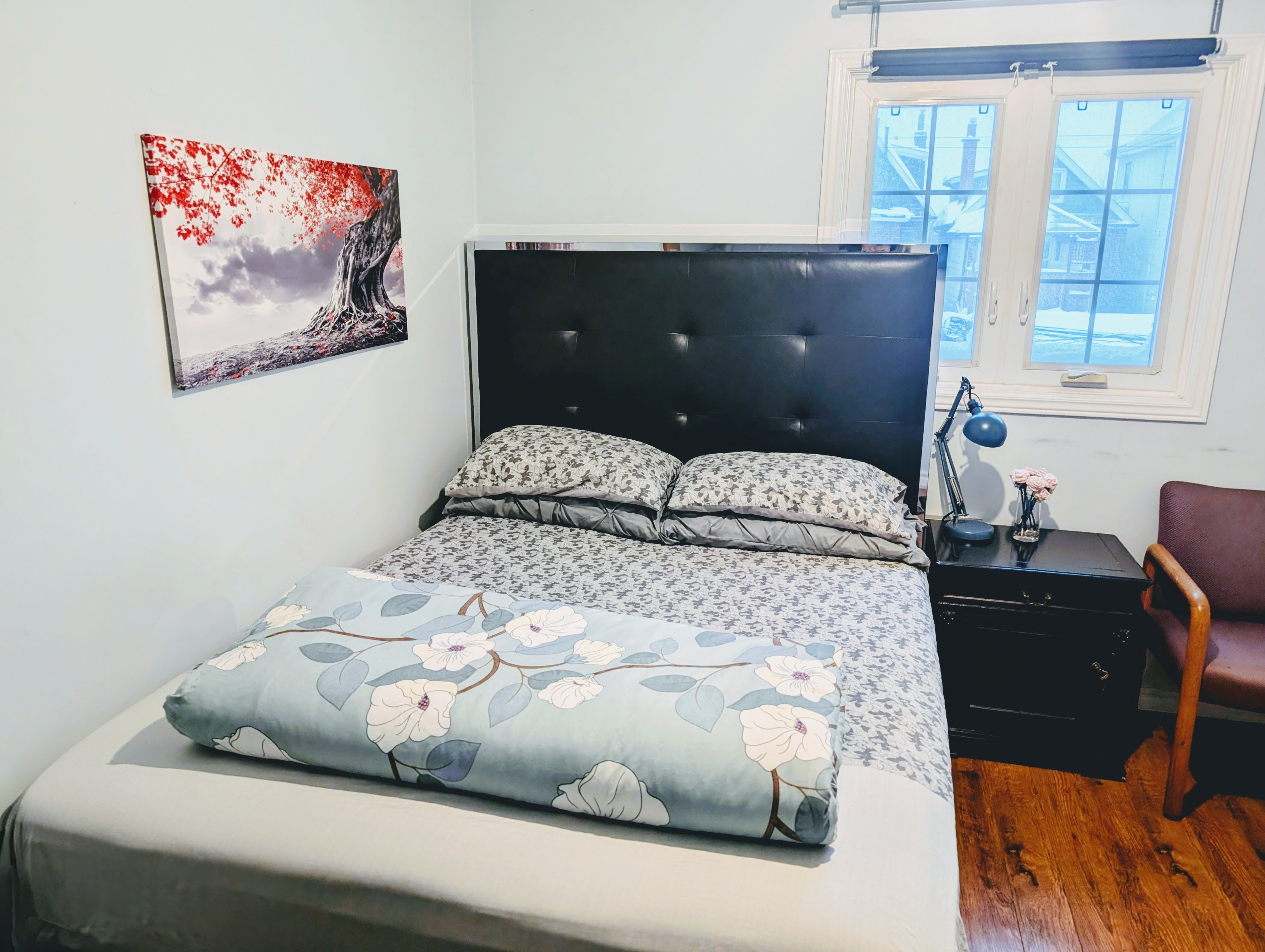Toronto room /w ensuite, TV | 3 min to subway stn