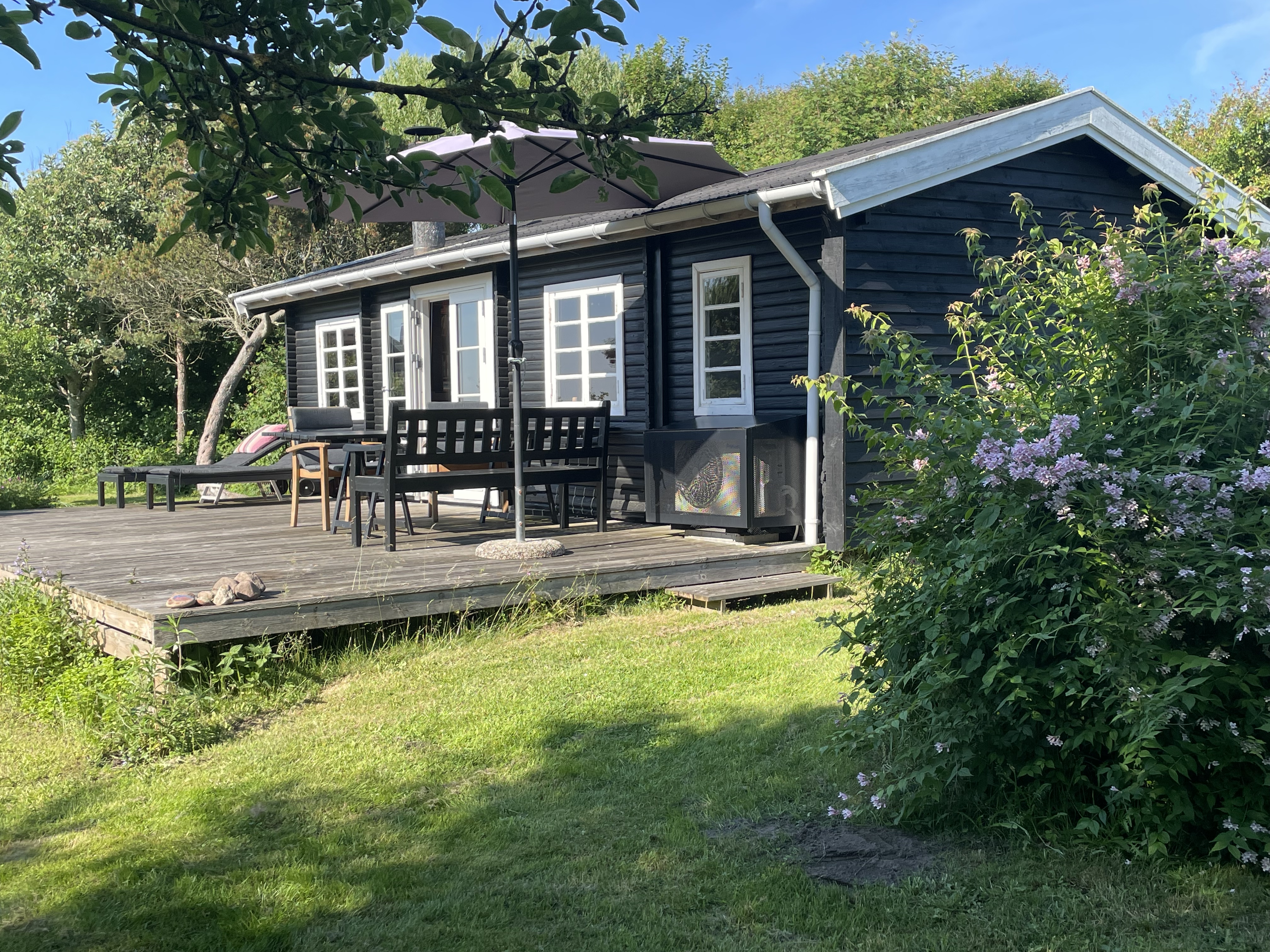 2nd row cottage with a look to the Kattegat