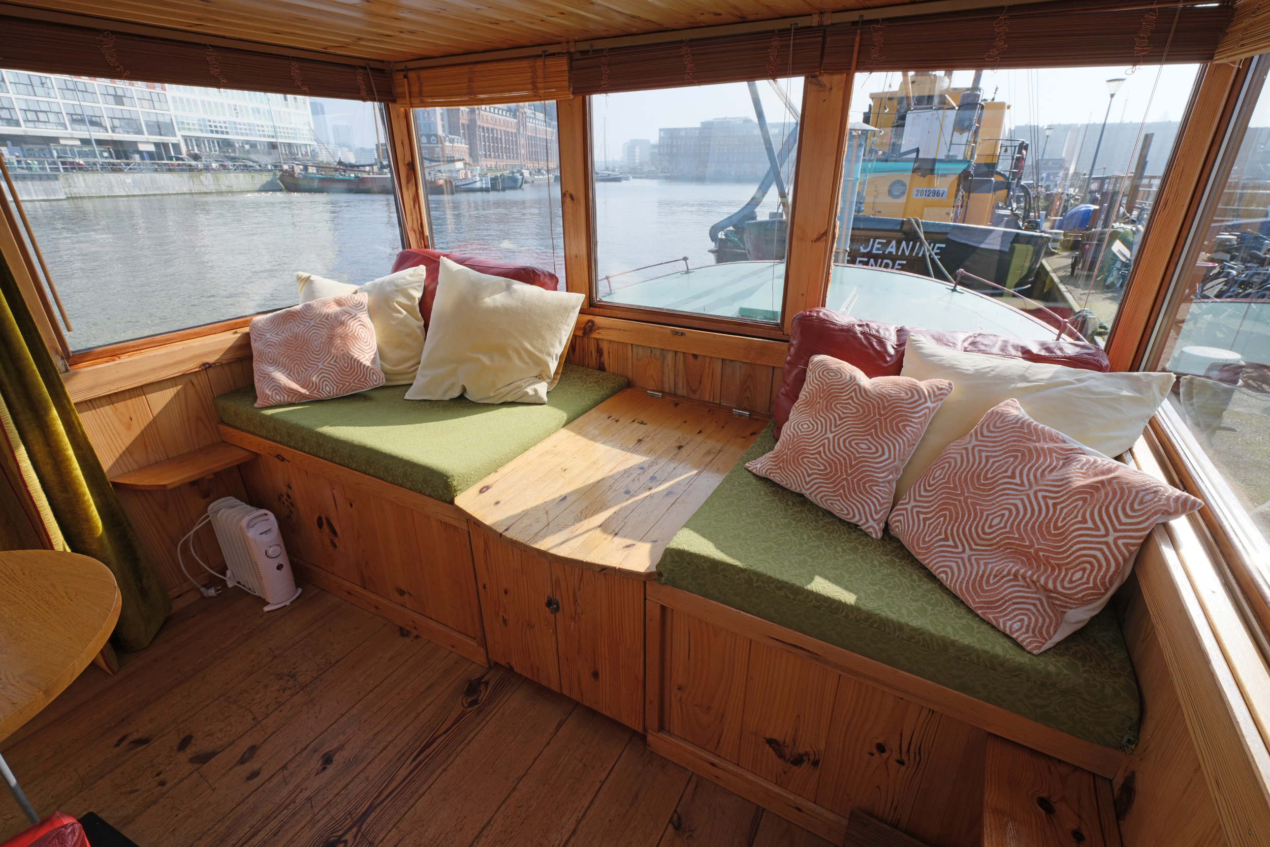Cozy, romantic, captain's corner in Amsterdam