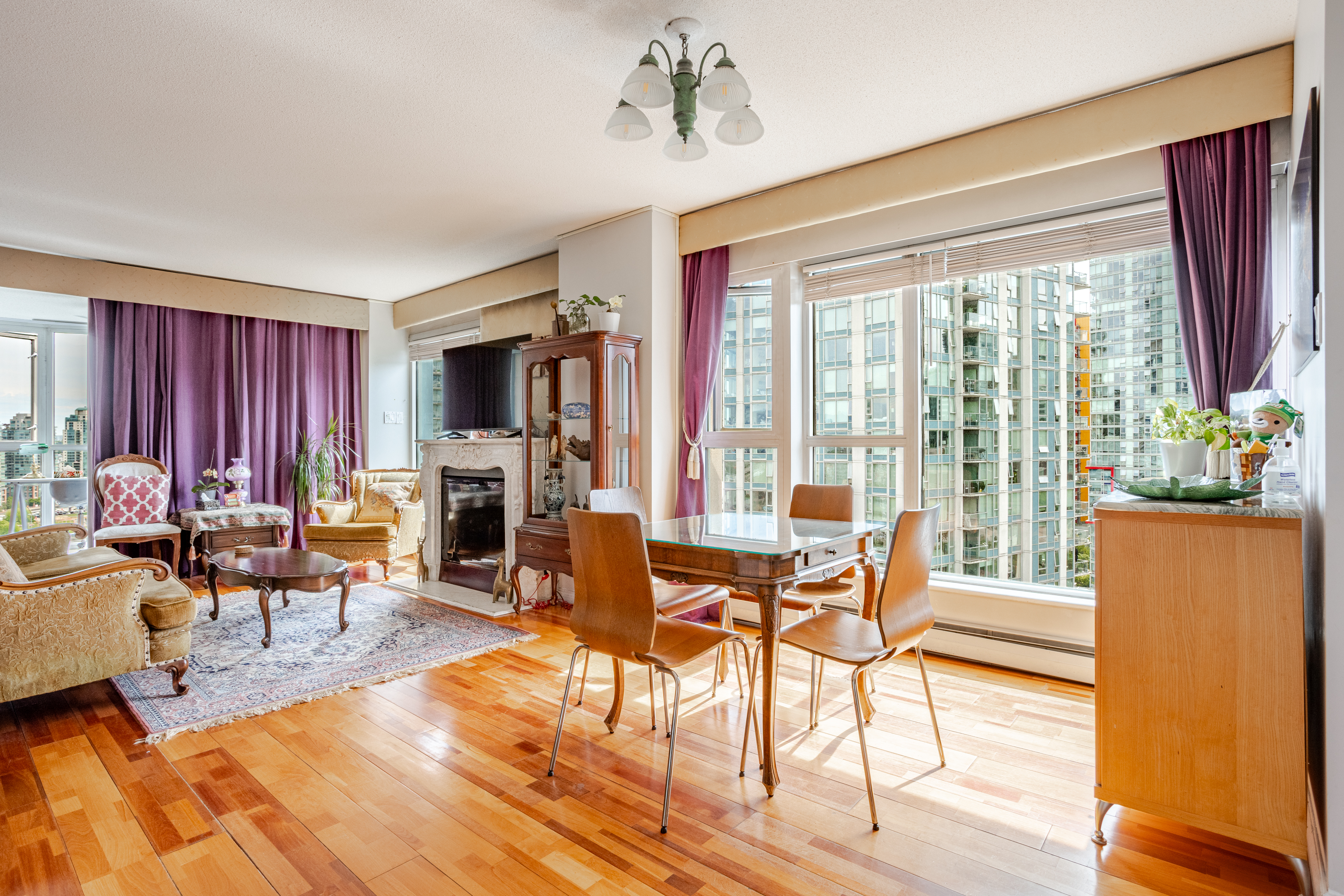 Excellent location-Entire Stylish Condo-1 parking
