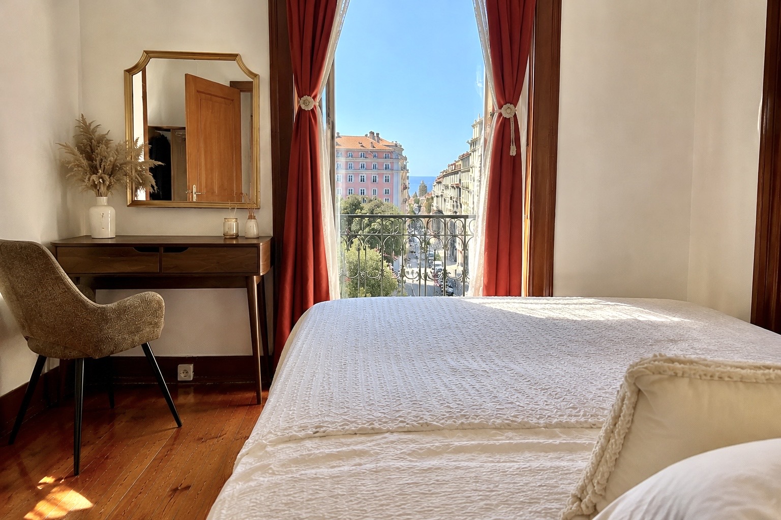 Center cozy flat in Lisbon; Best location and view