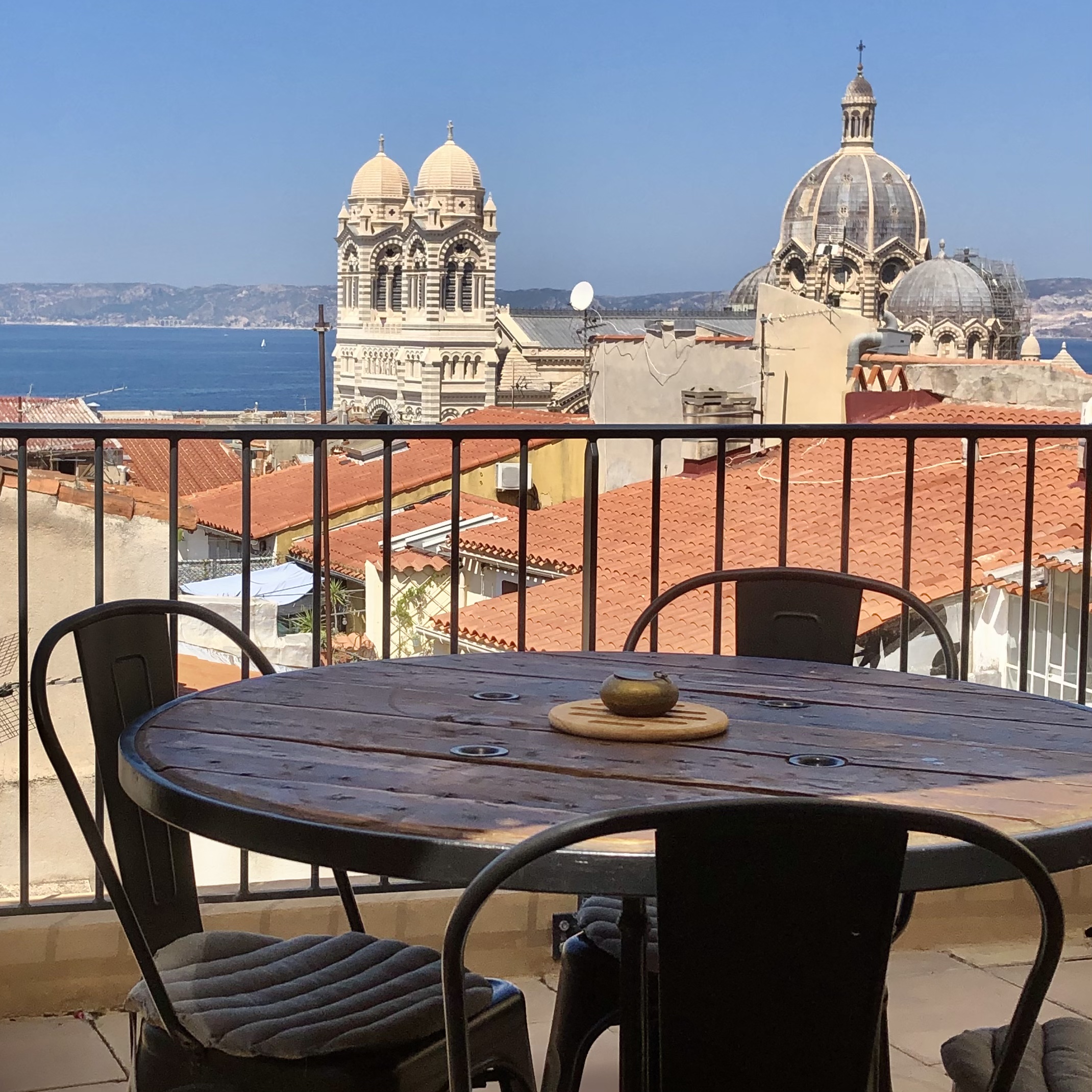 Typical duplex at the Basket with terrace sea view