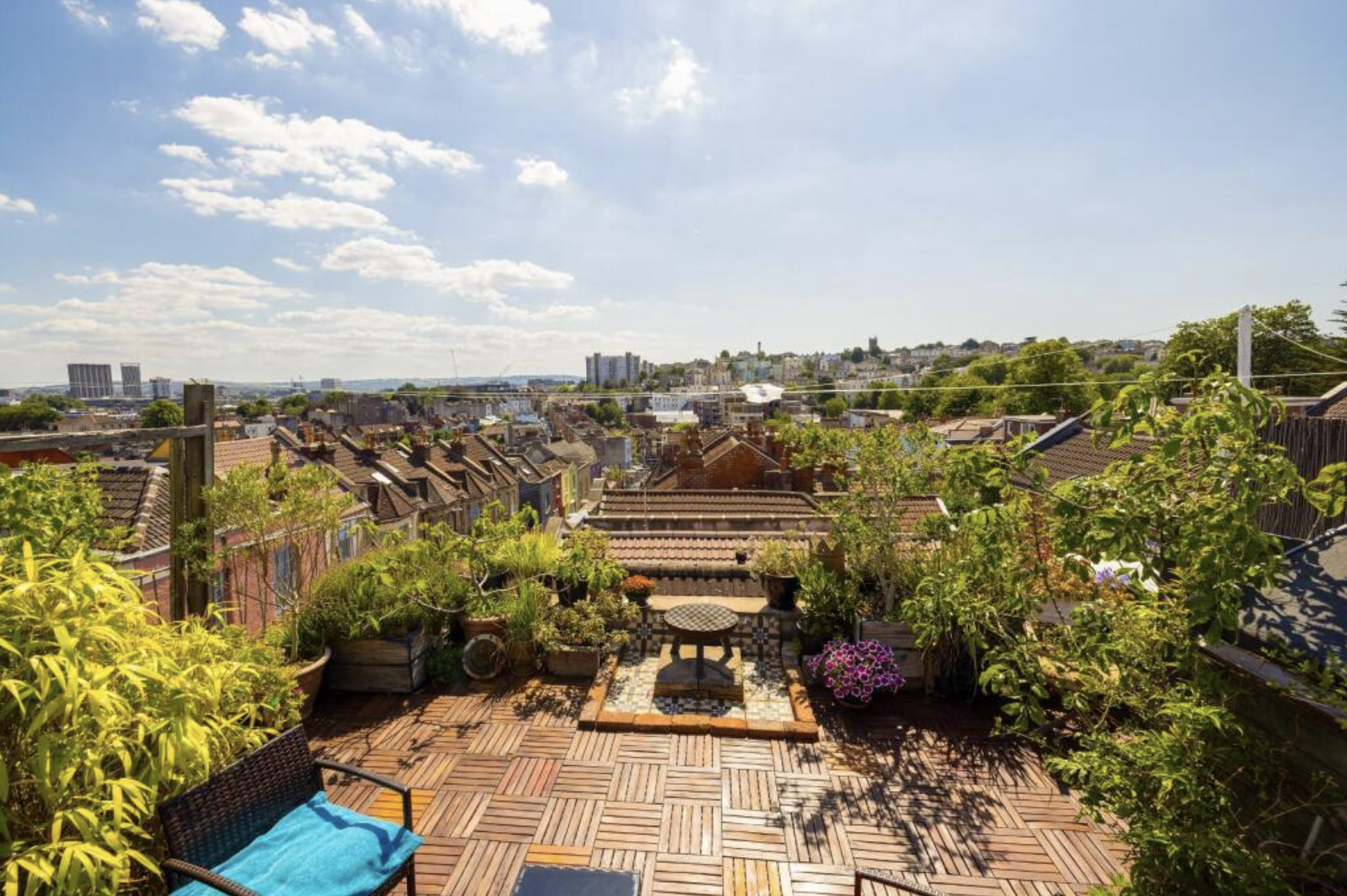 Characterful House with Amazing Roof Garden in Ashley, Bristol