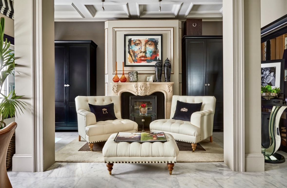 Uber Luxe Apartment near Saunders Rock Bantry Bay in Ward 54, Cape Town