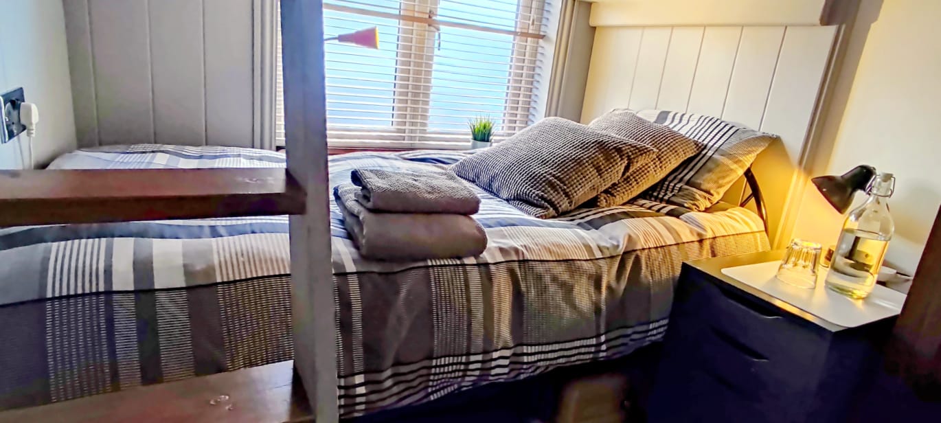 Comfortable quiet single room Bristol in Hengrove & Whitchurch Park, Bristol