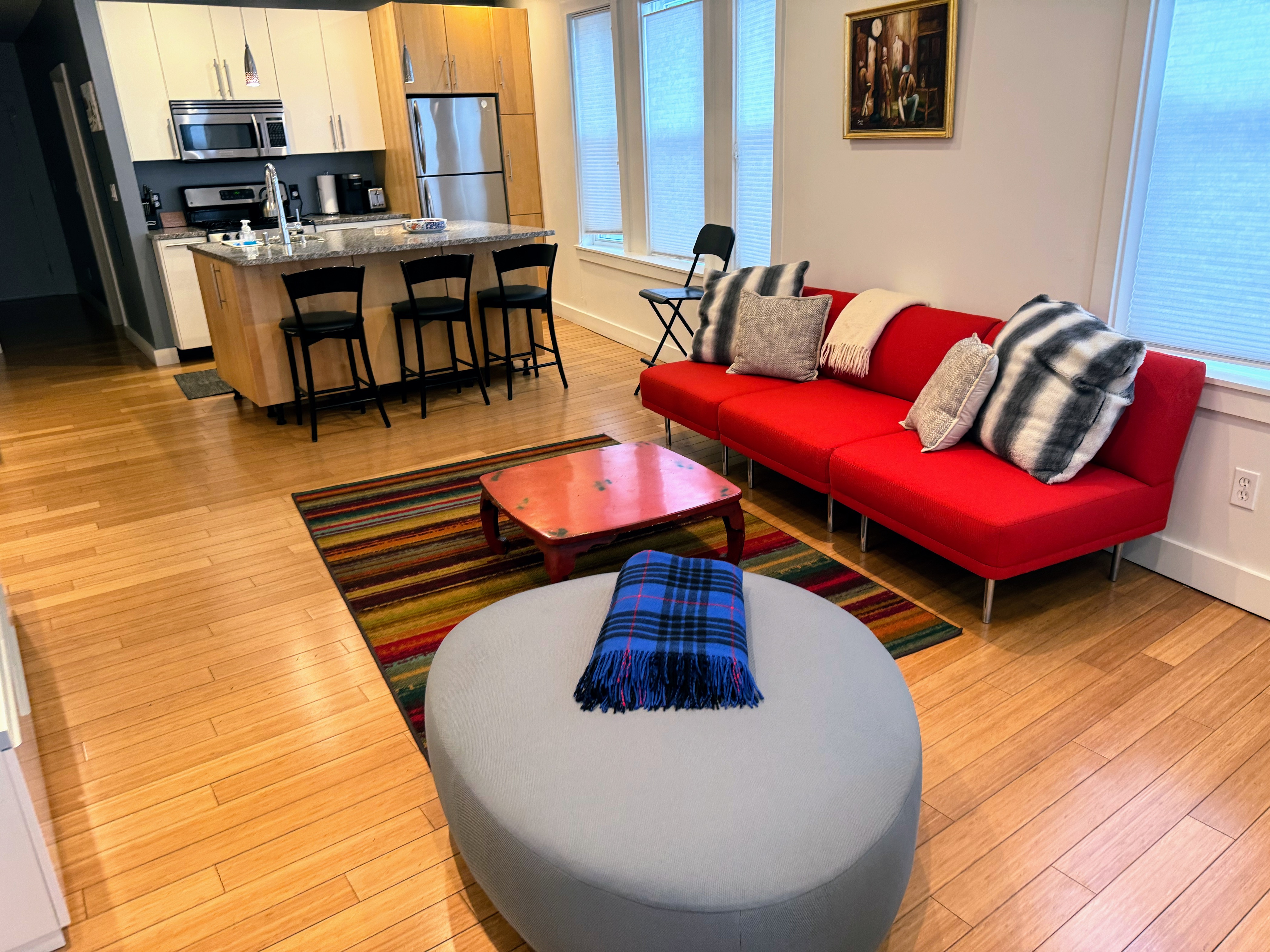 Modern 3BD Apt - full kitchen & air-conditioning in The Port, Cambridge