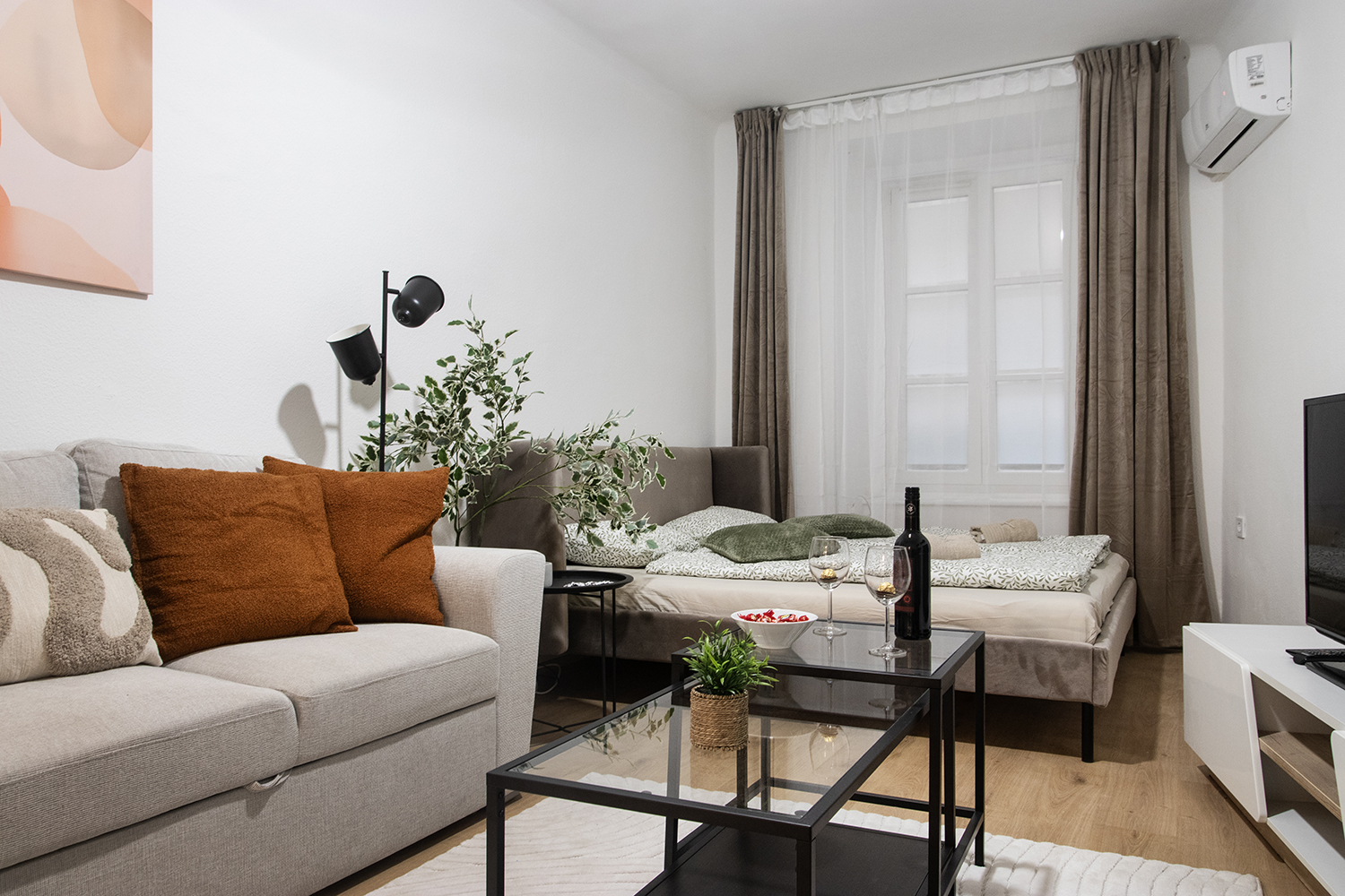 Hidden Gem Downtown Studio