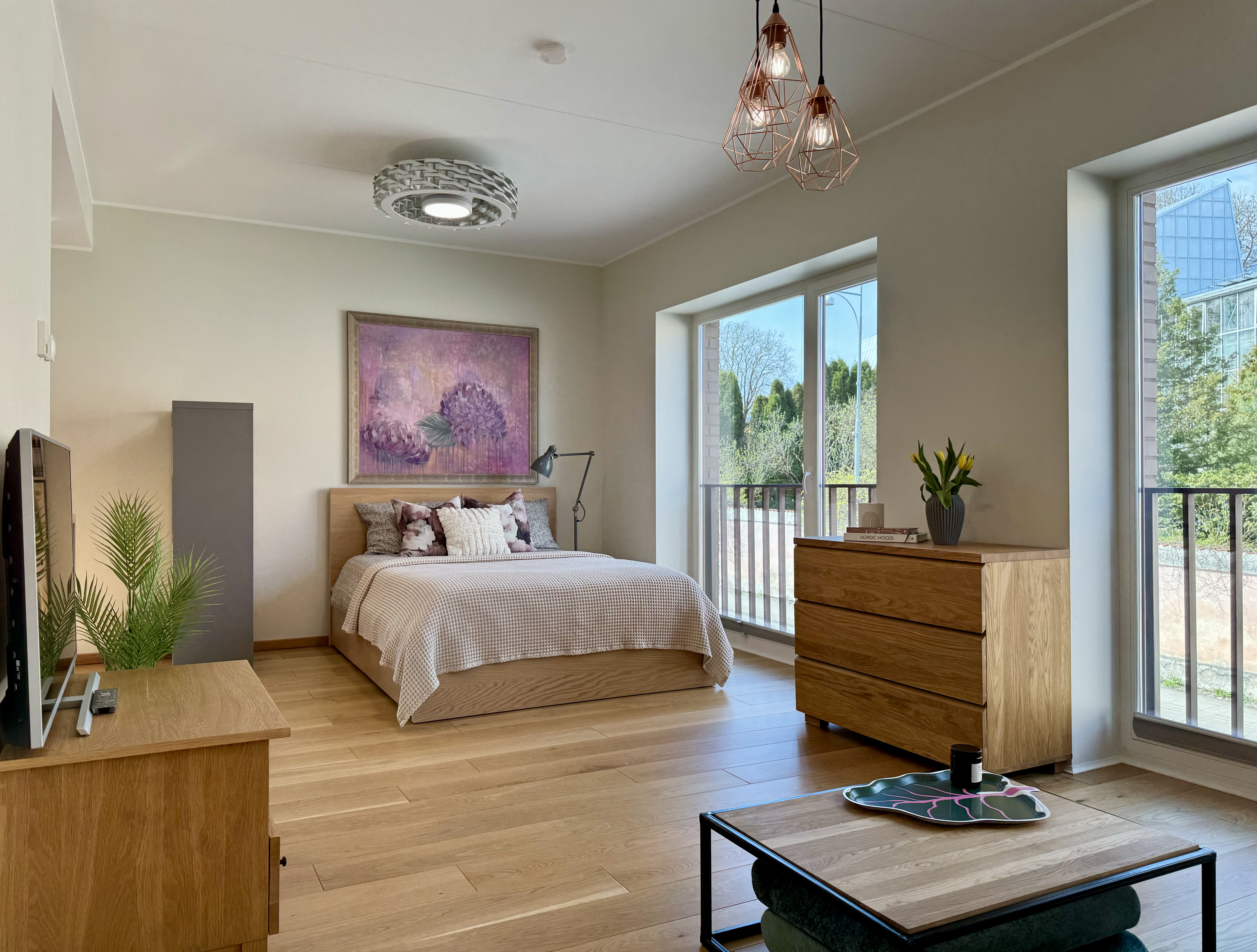 Bright Old Town flat to Botanical Garden view