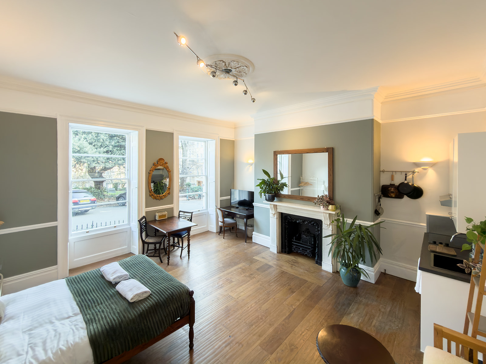Georgian Townhouse, 3 Berkeley Square, Clifton in Hotwells & Harbourside, Bristol